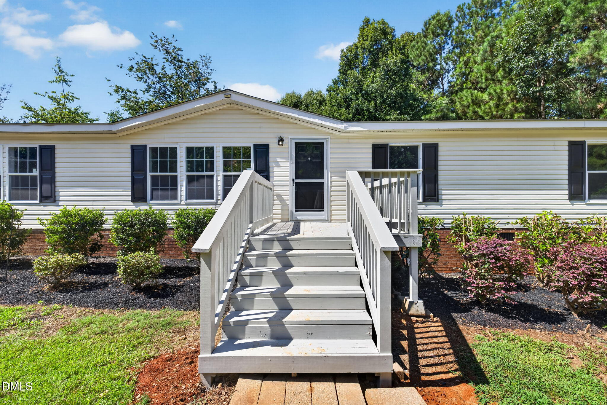411 Falcon Run Property Photo 9