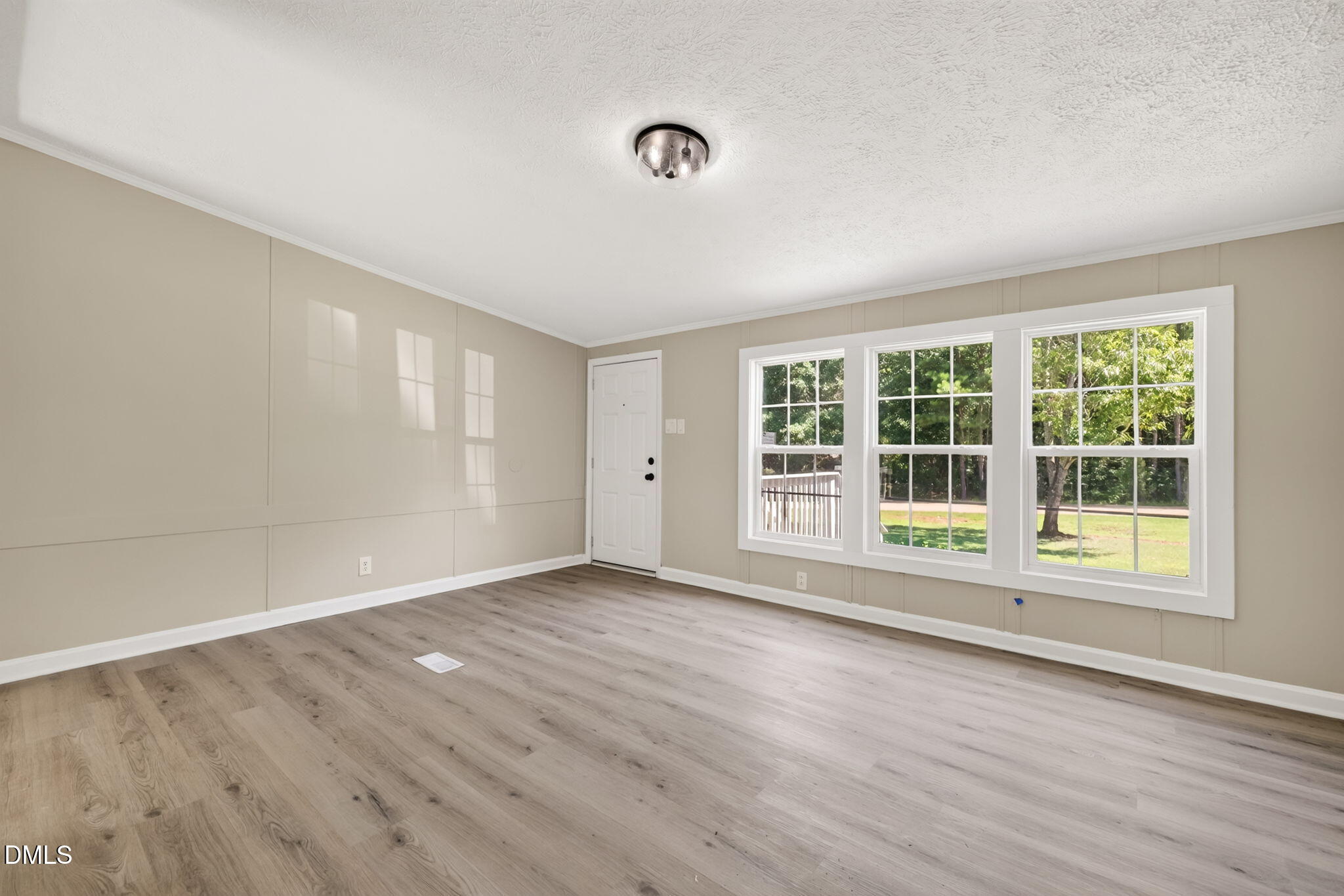 411 Falcon Run Property Photo 15