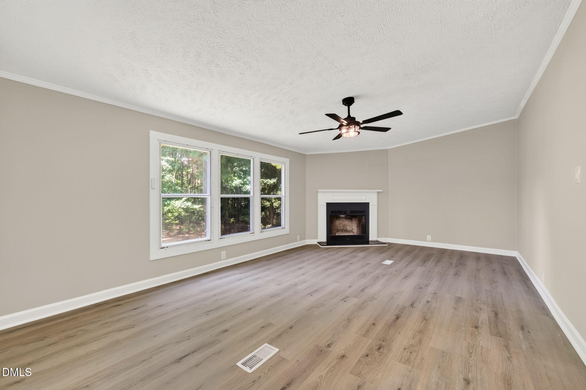 411 Falcon Run Property Photo 35