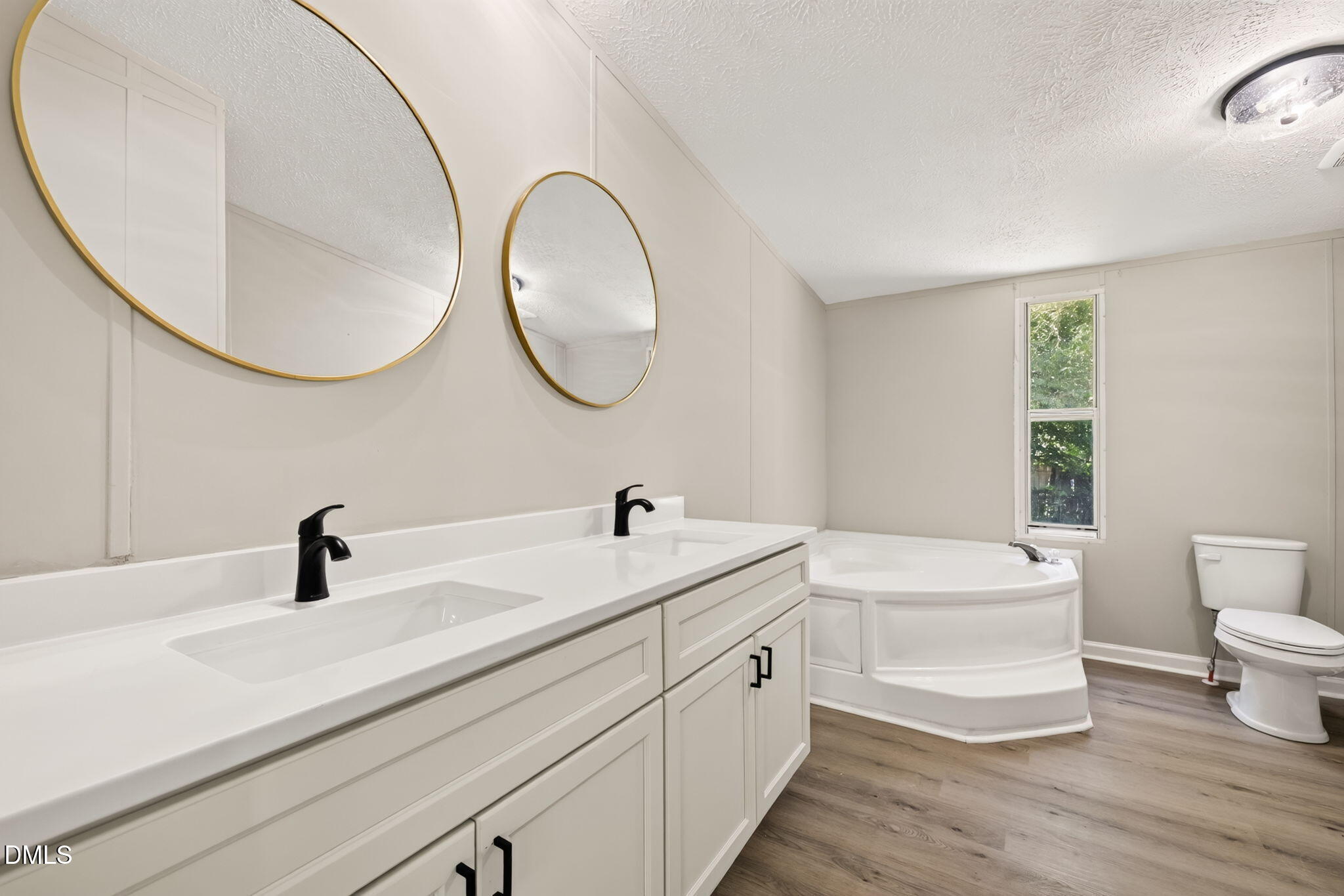 411 Falcon Run Property Photo 48