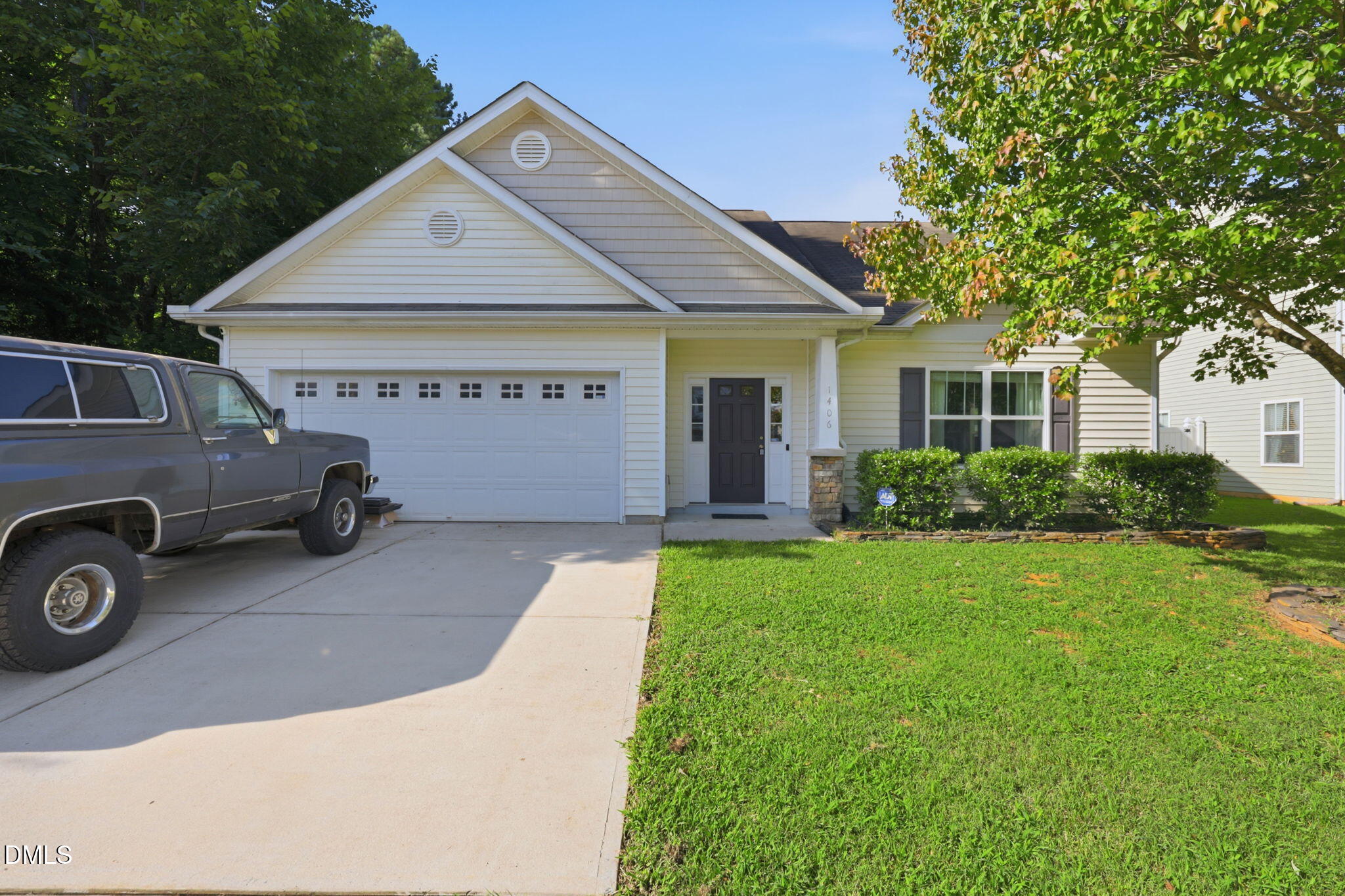 1406 Copper Circle Property Photo 1