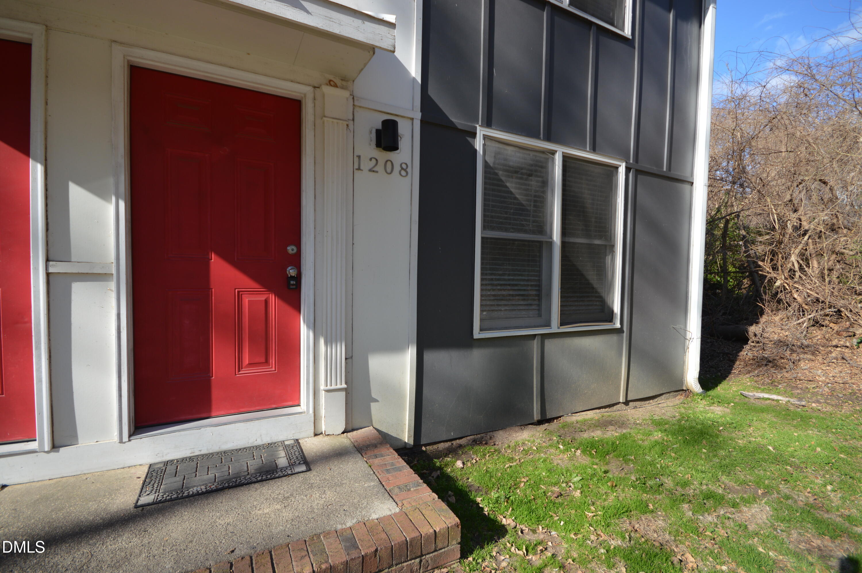 1208 Carlton Avenue Property Photo 3