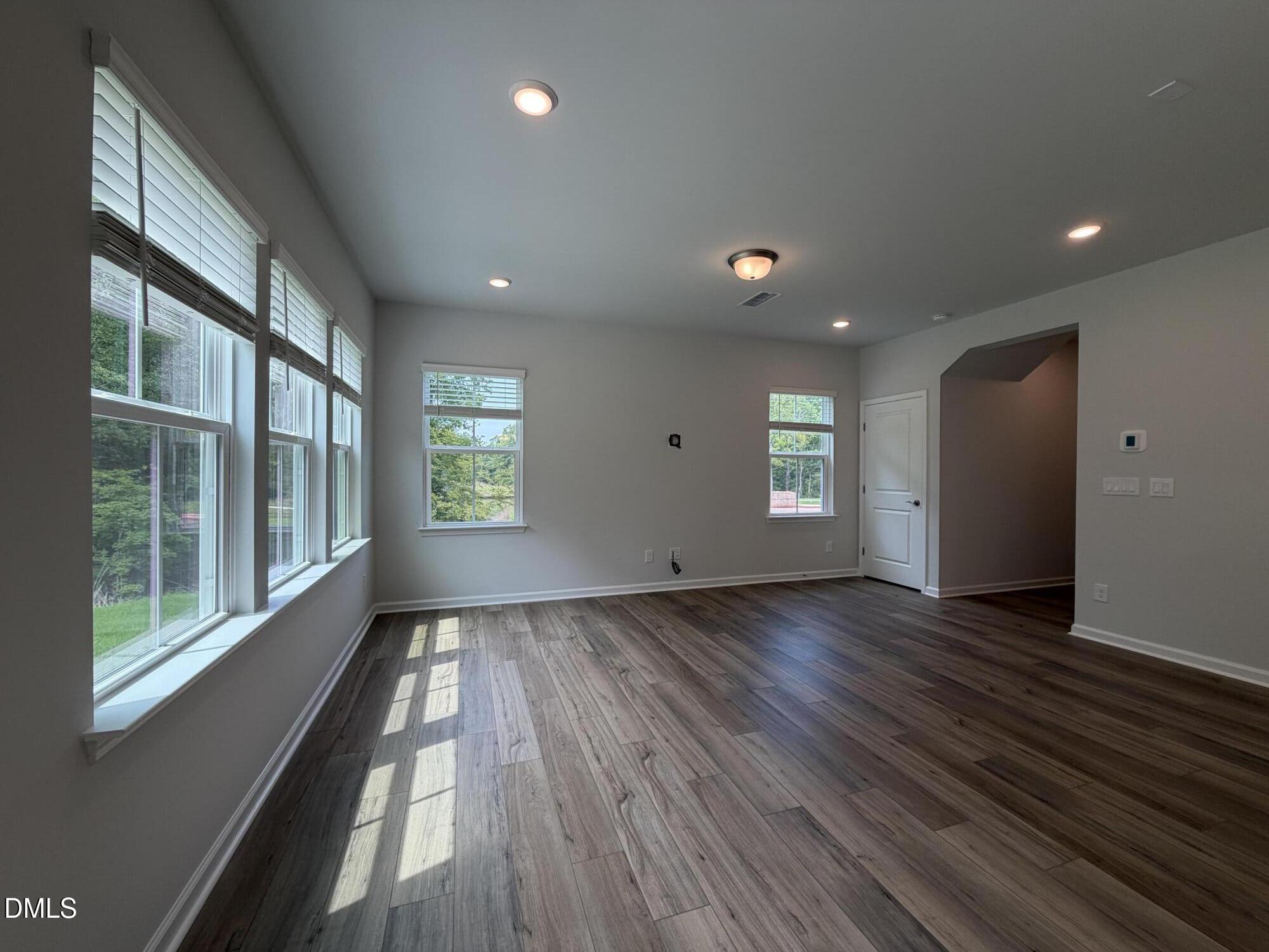 2321 Sun Vibes Way Property Photo 4