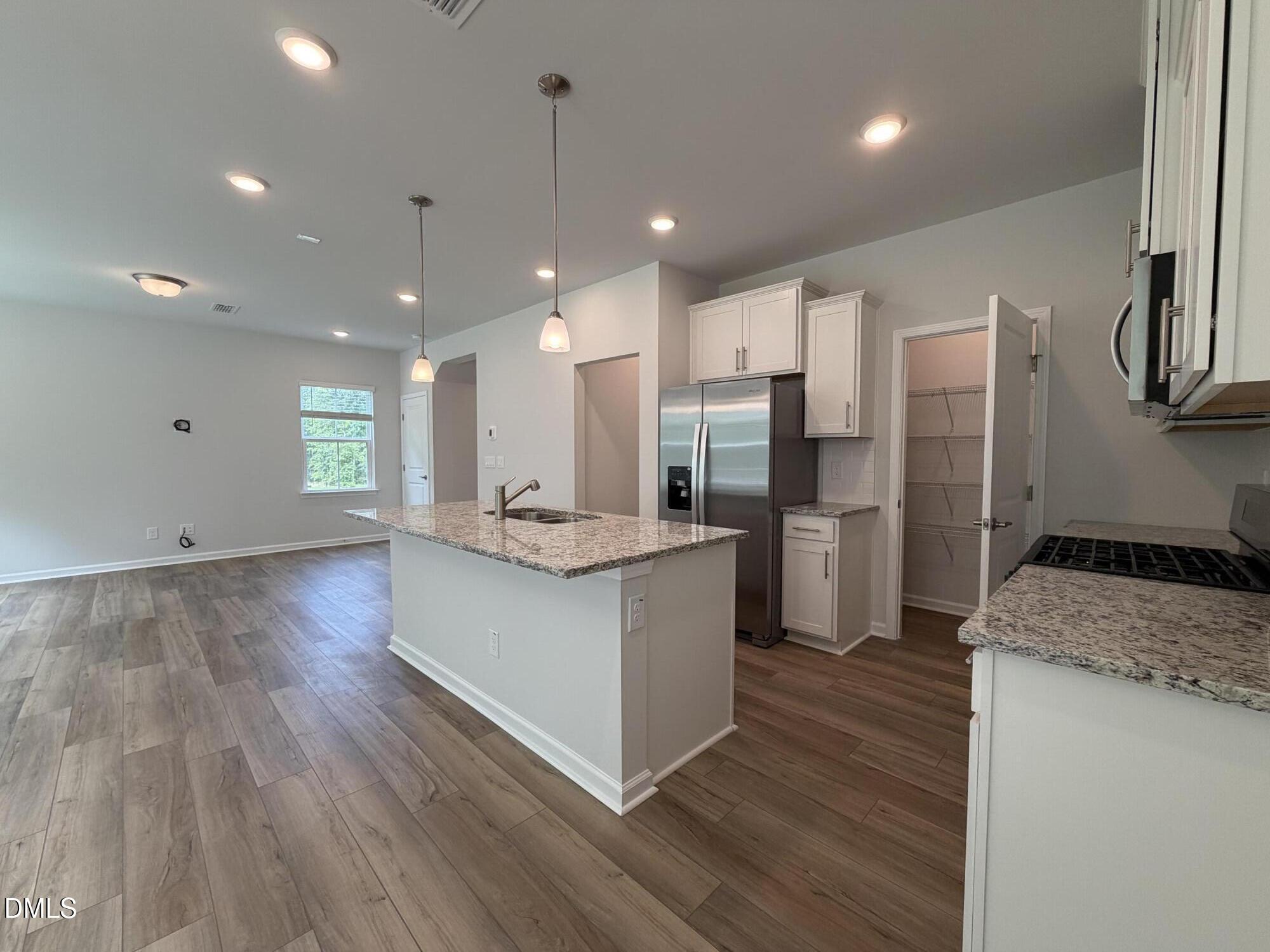 2321 Sun Vibes Way Property Photo 6