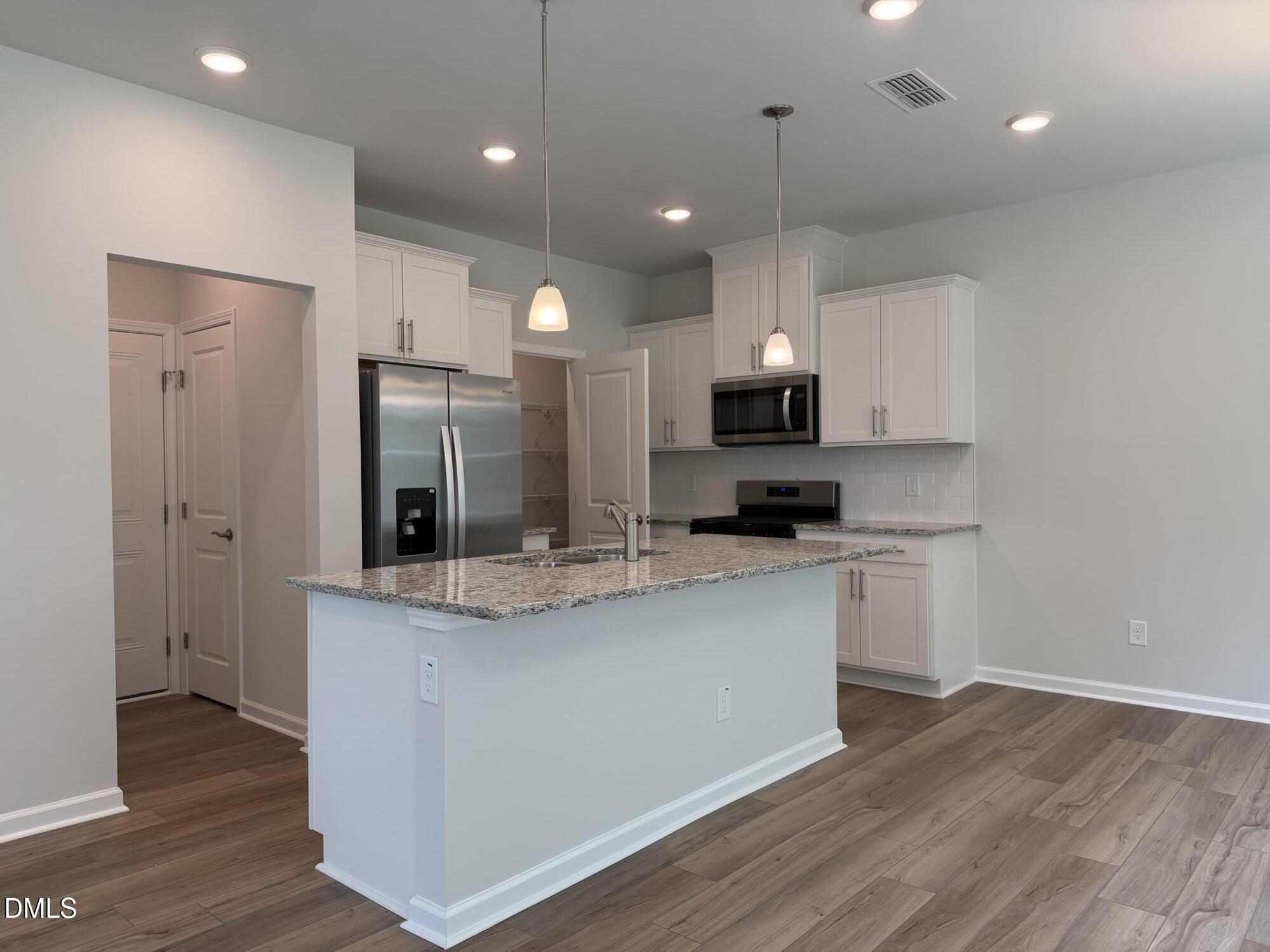 2321 Sun Vibes Way Property Photo 7