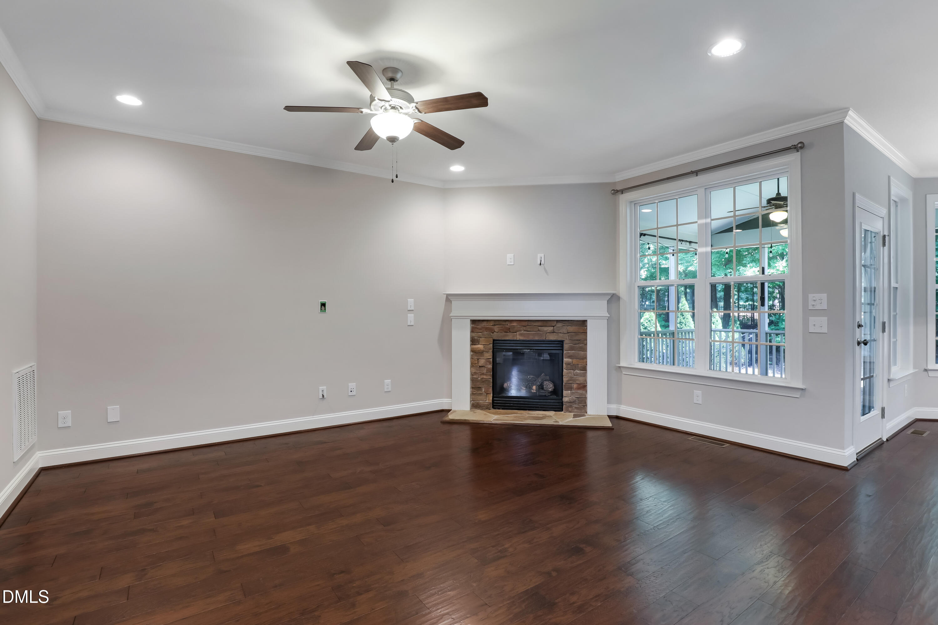 513 Morning Oaks Drive Property Photo 18
