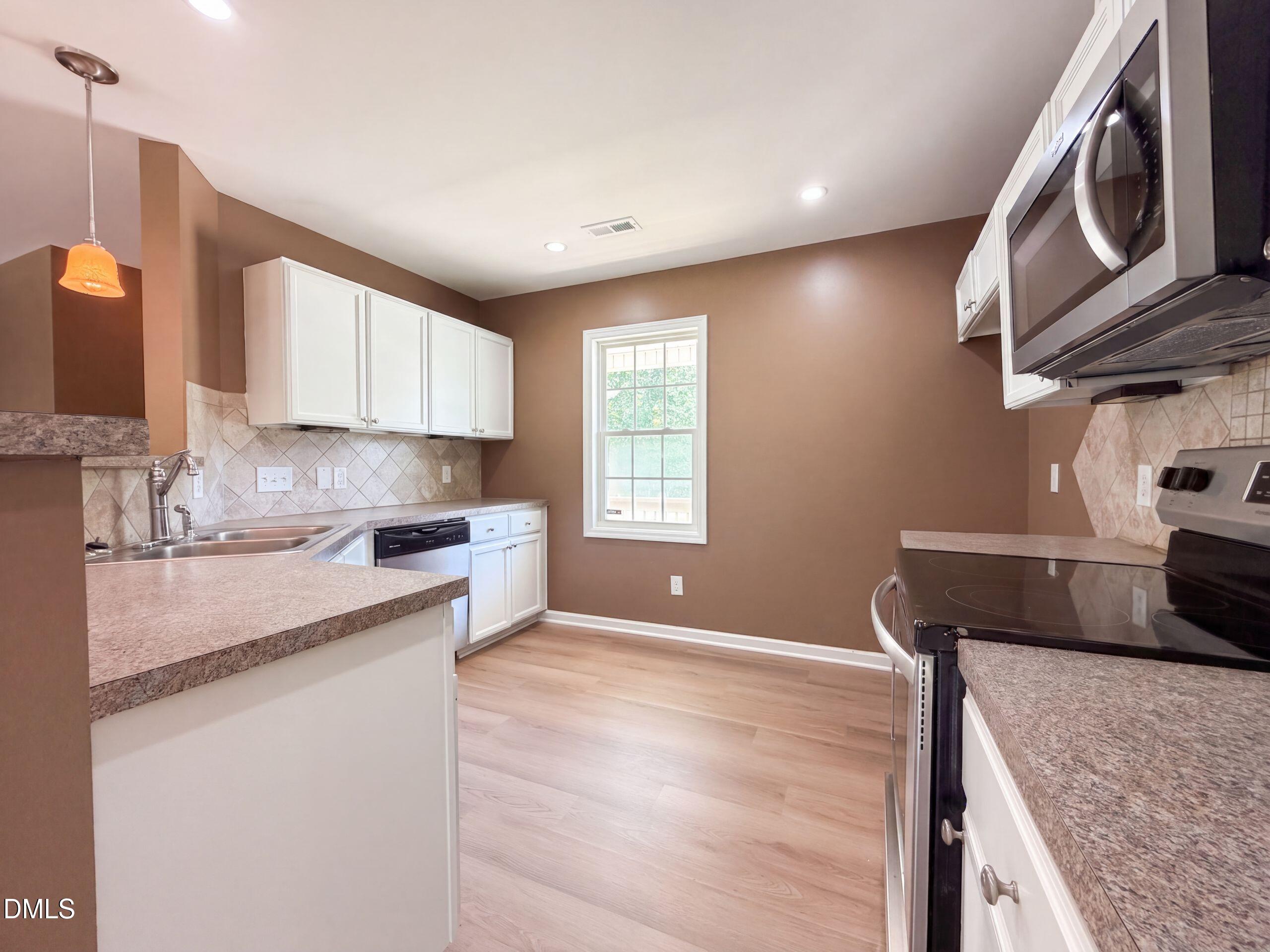 101 Langston Ridge Drive Property Photo 6