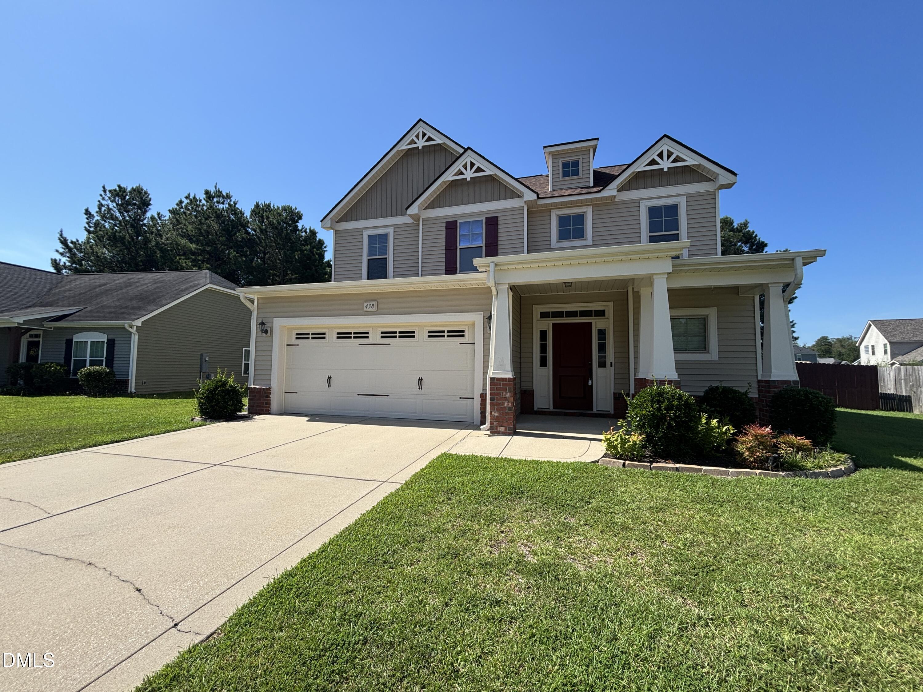 438 Roanoke Drive Property Photo 1