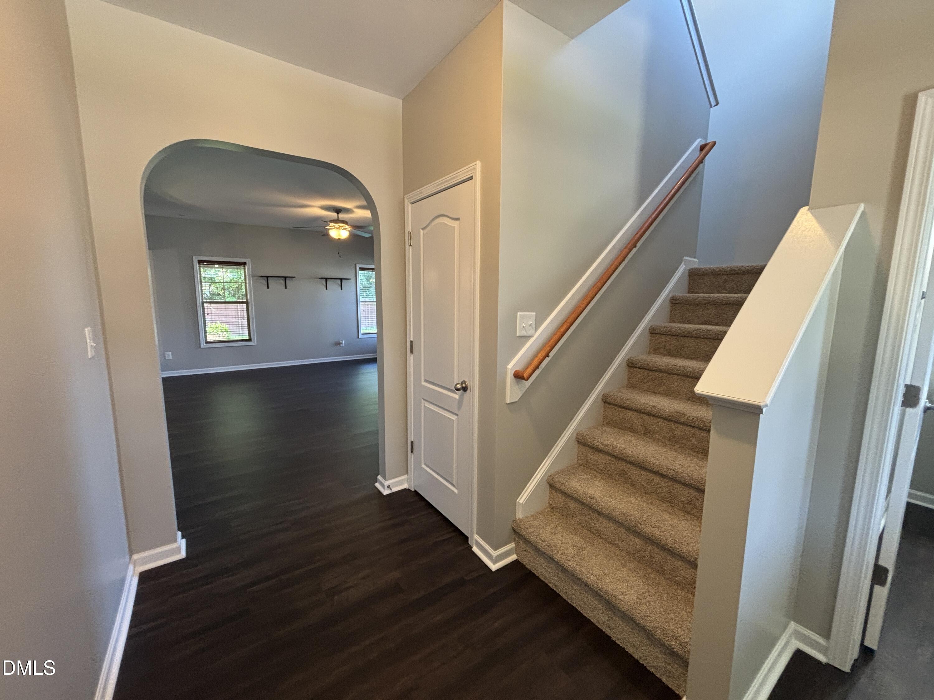 438 Roanoke Drive Property Photo 2