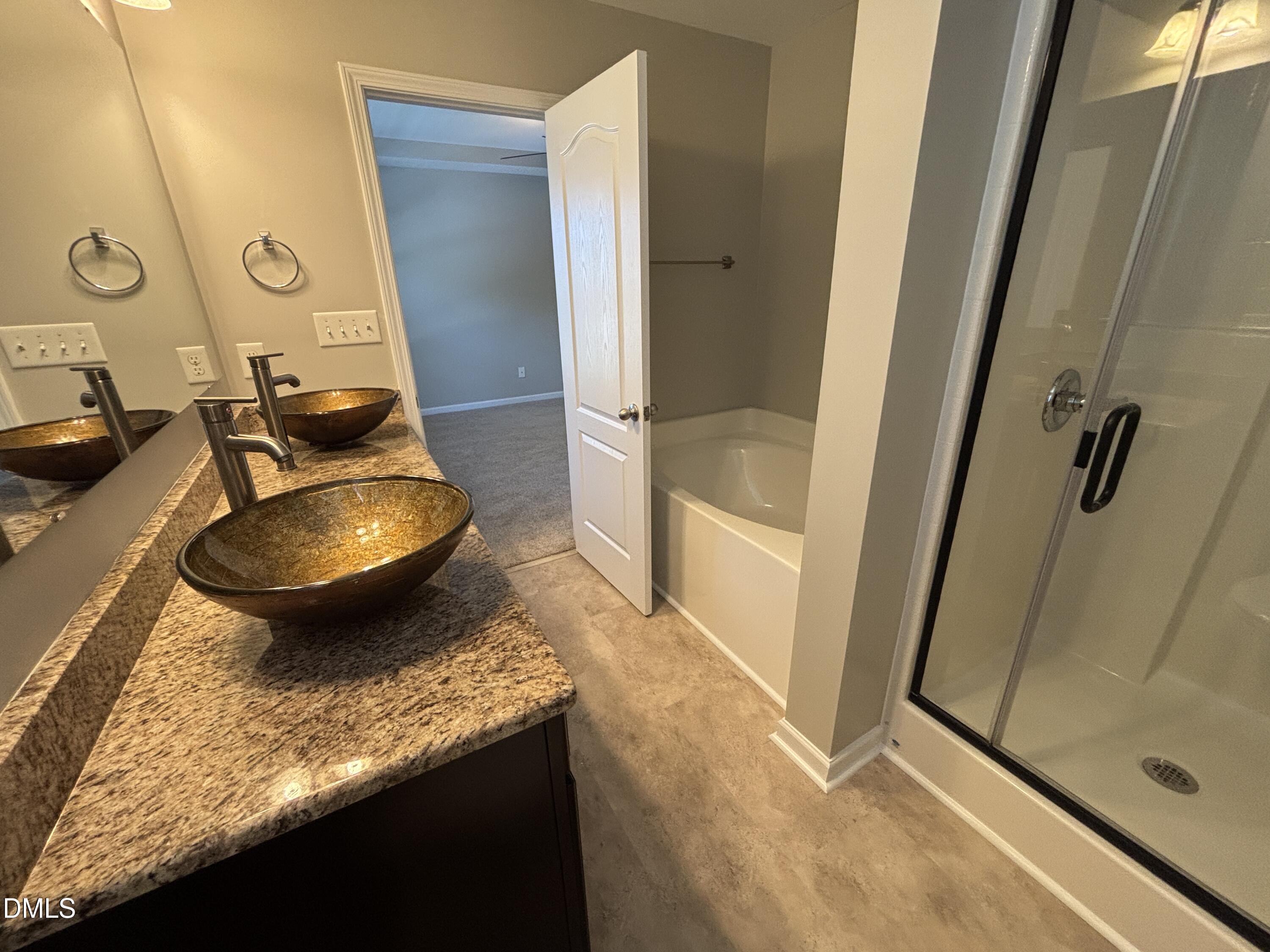 438 Roanoke Drive Property Photo 5