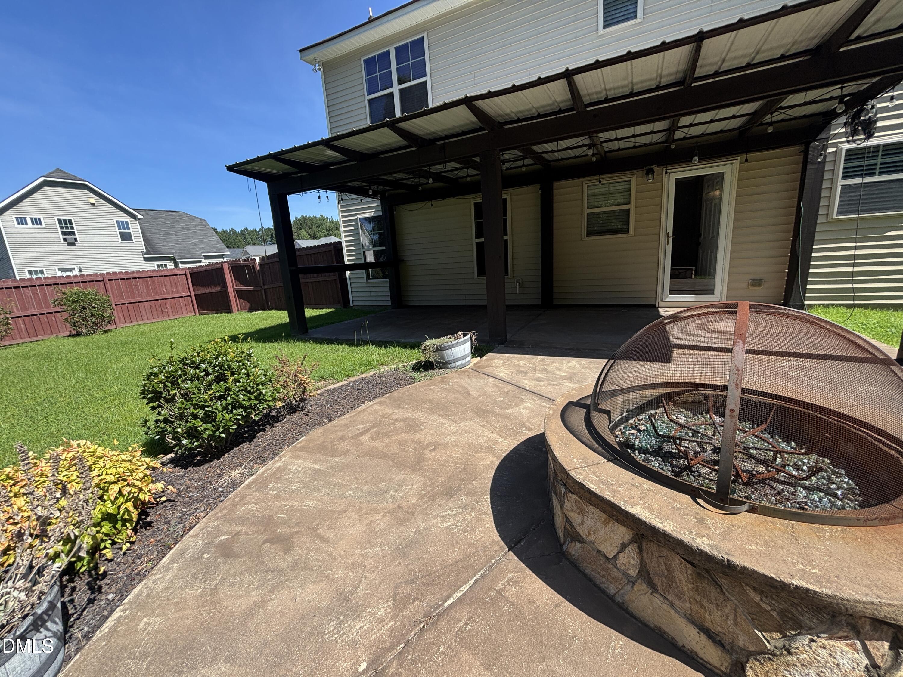 438 Roanoke Drive Property Photo 9