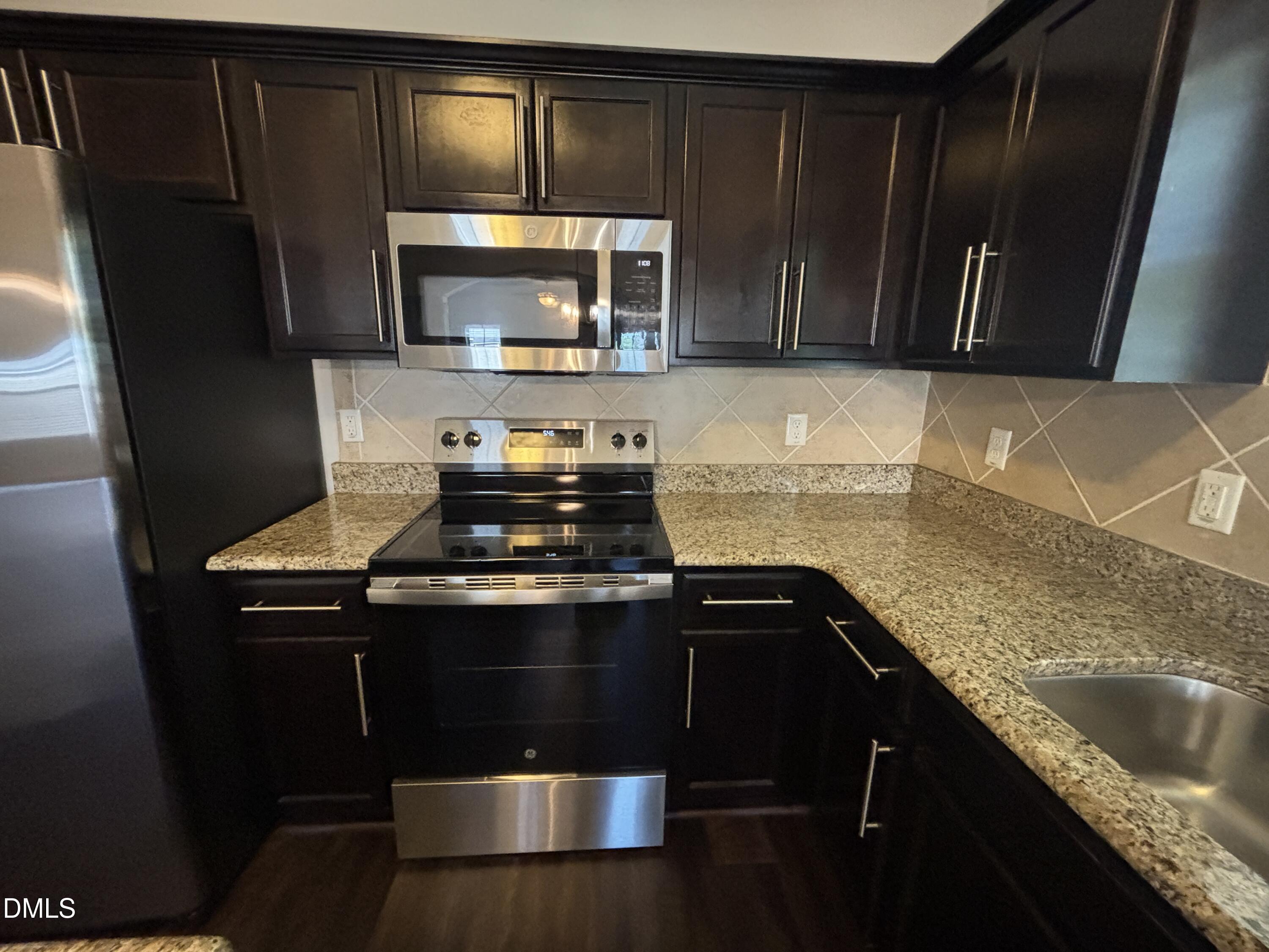438 Roanoke Drive Property Photo 34