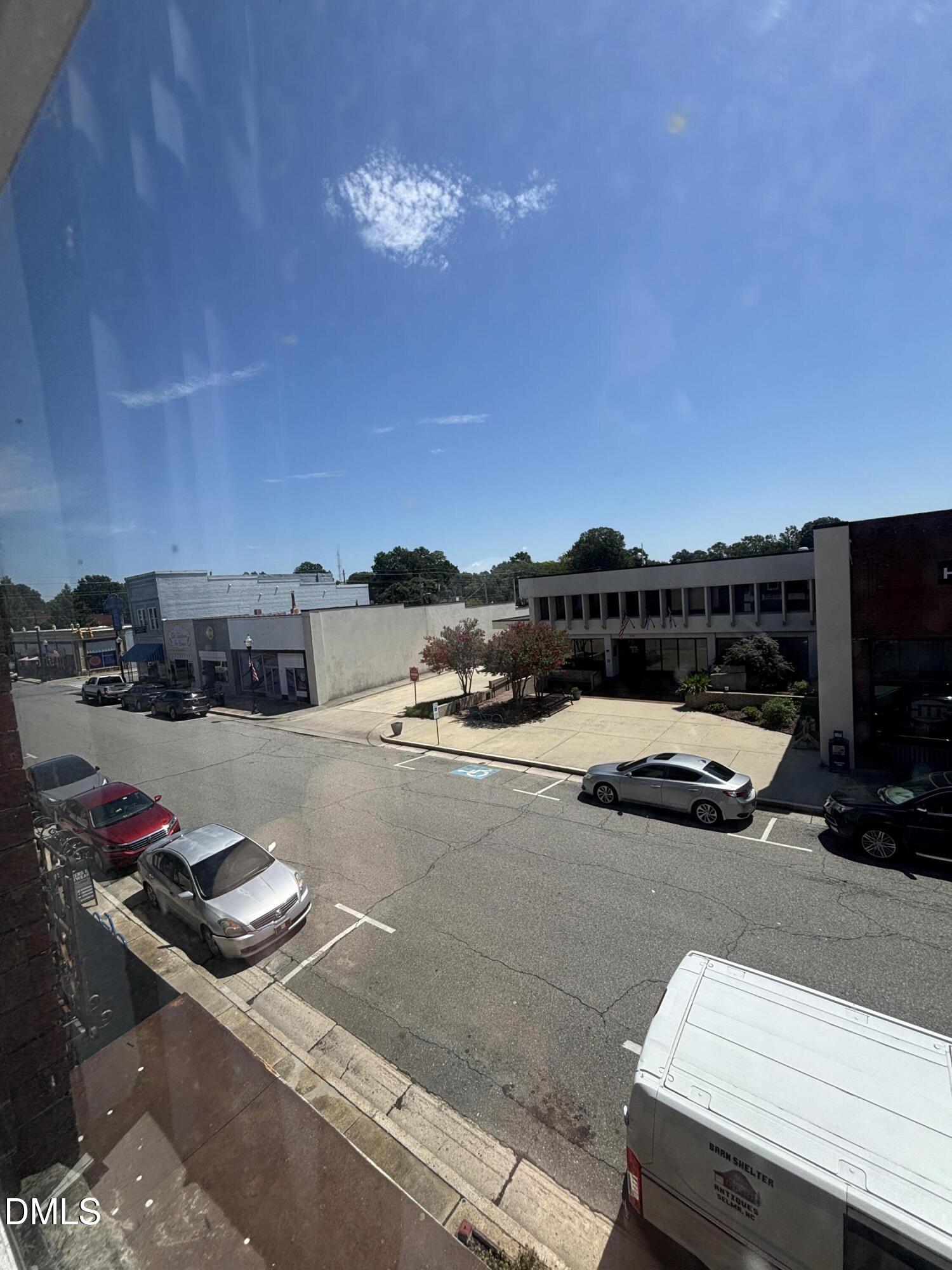 107 N Raiford Street Property Photo 8