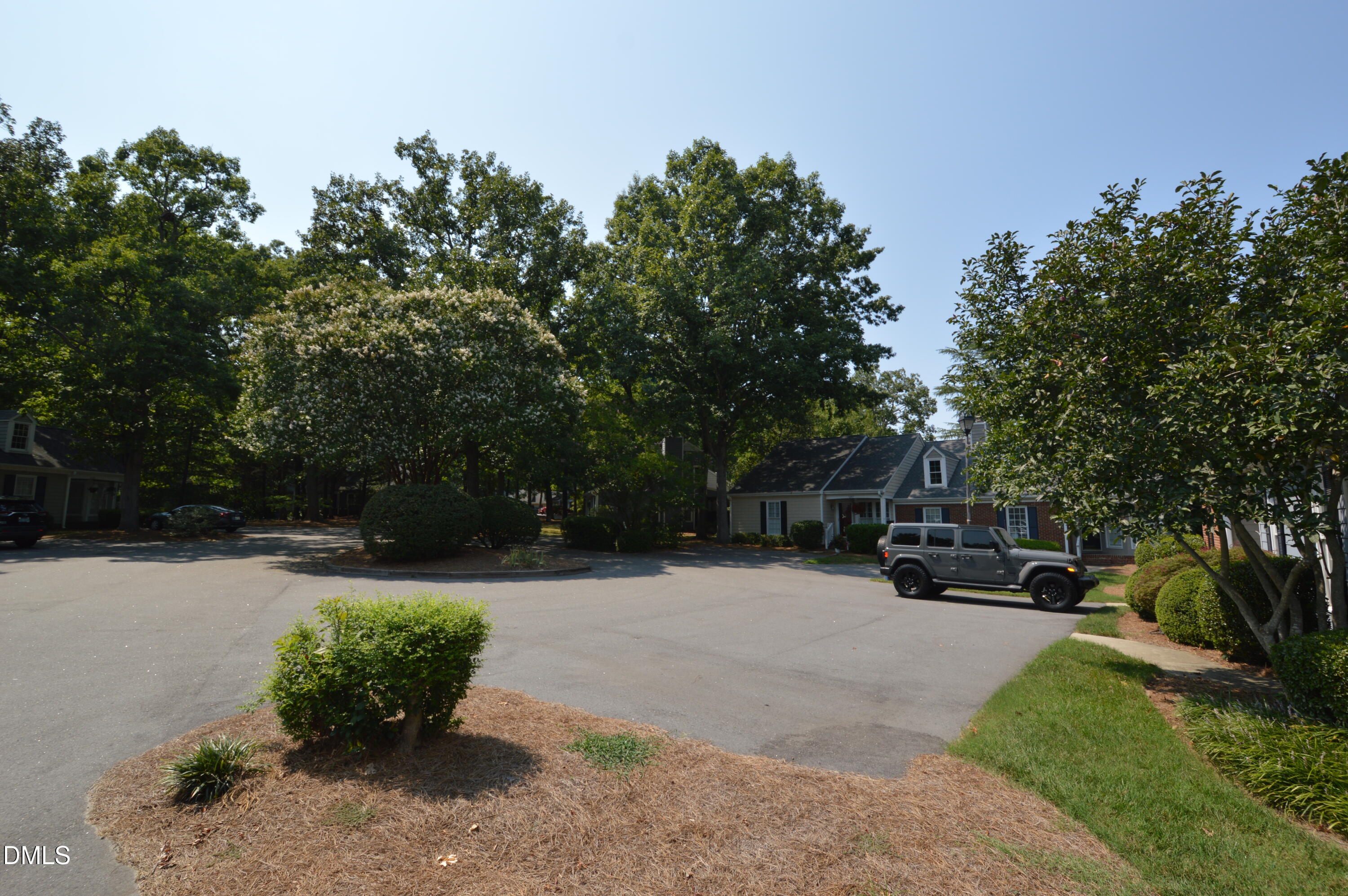 1216 Deptford Court Property Photo 3