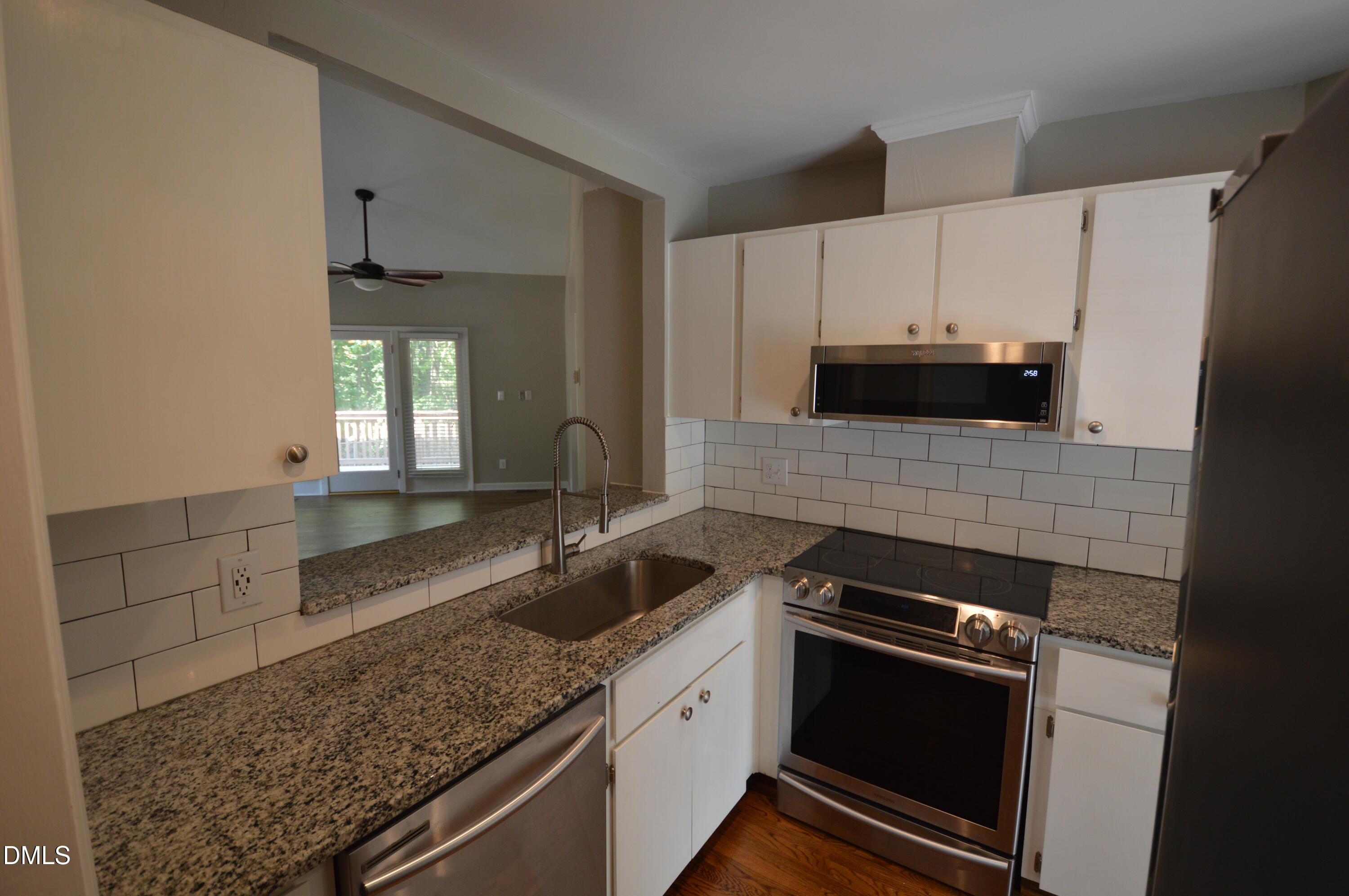 1216 Deptford Court Property Photo 8