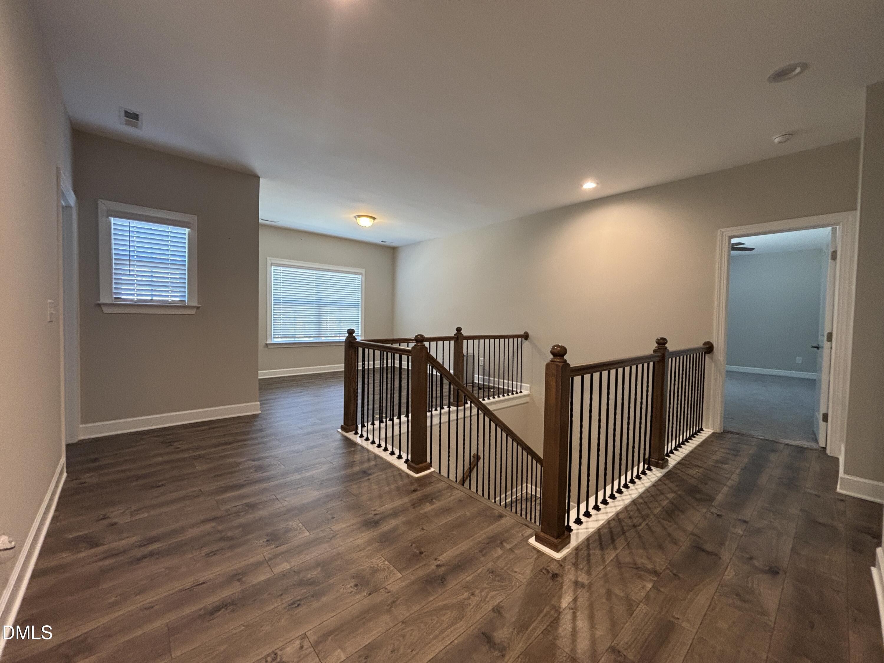 2020 Edens Ridge Avenue Property Photo 5