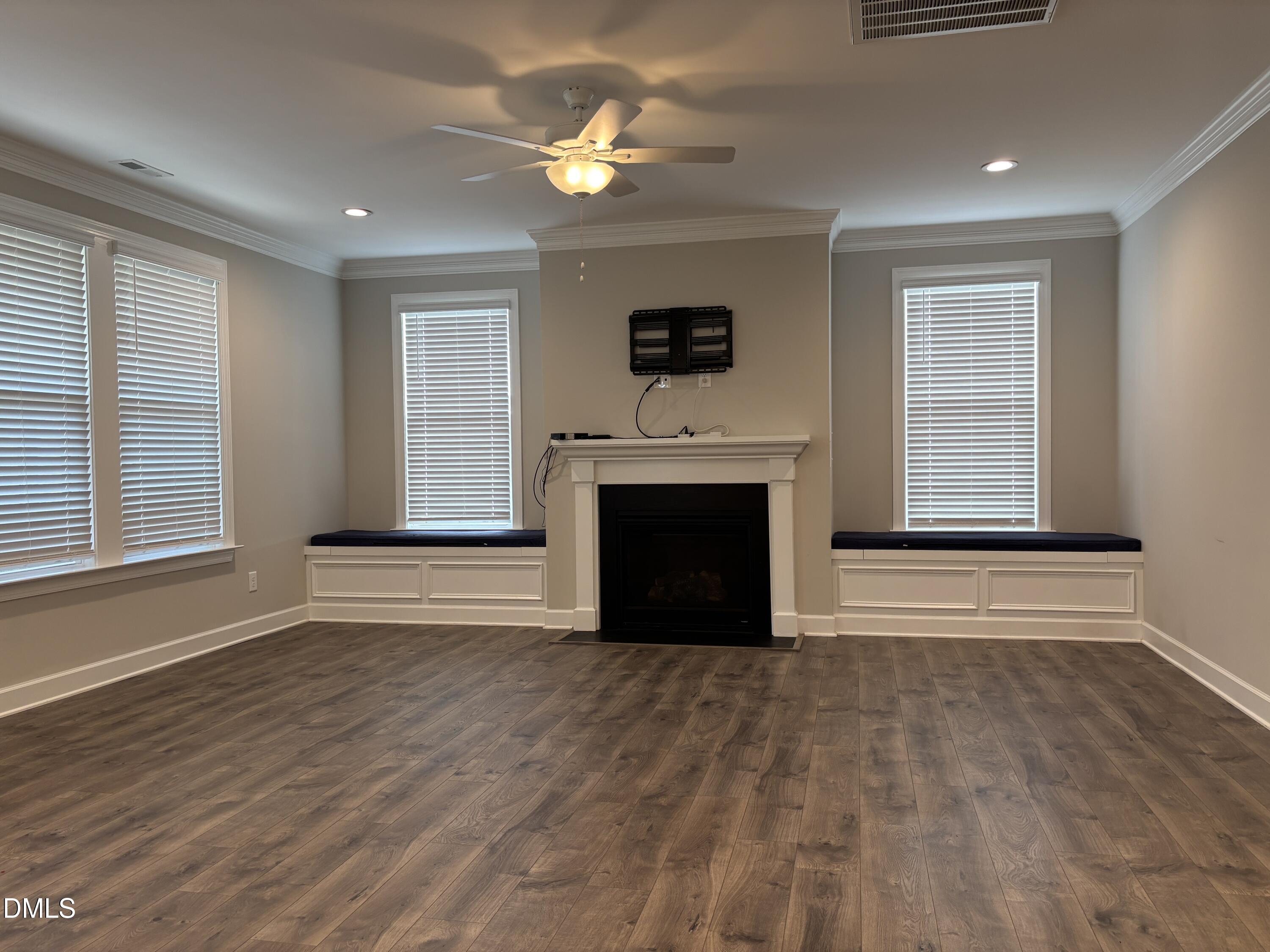 2020 Edens Ridge Avenue Property Photo 9