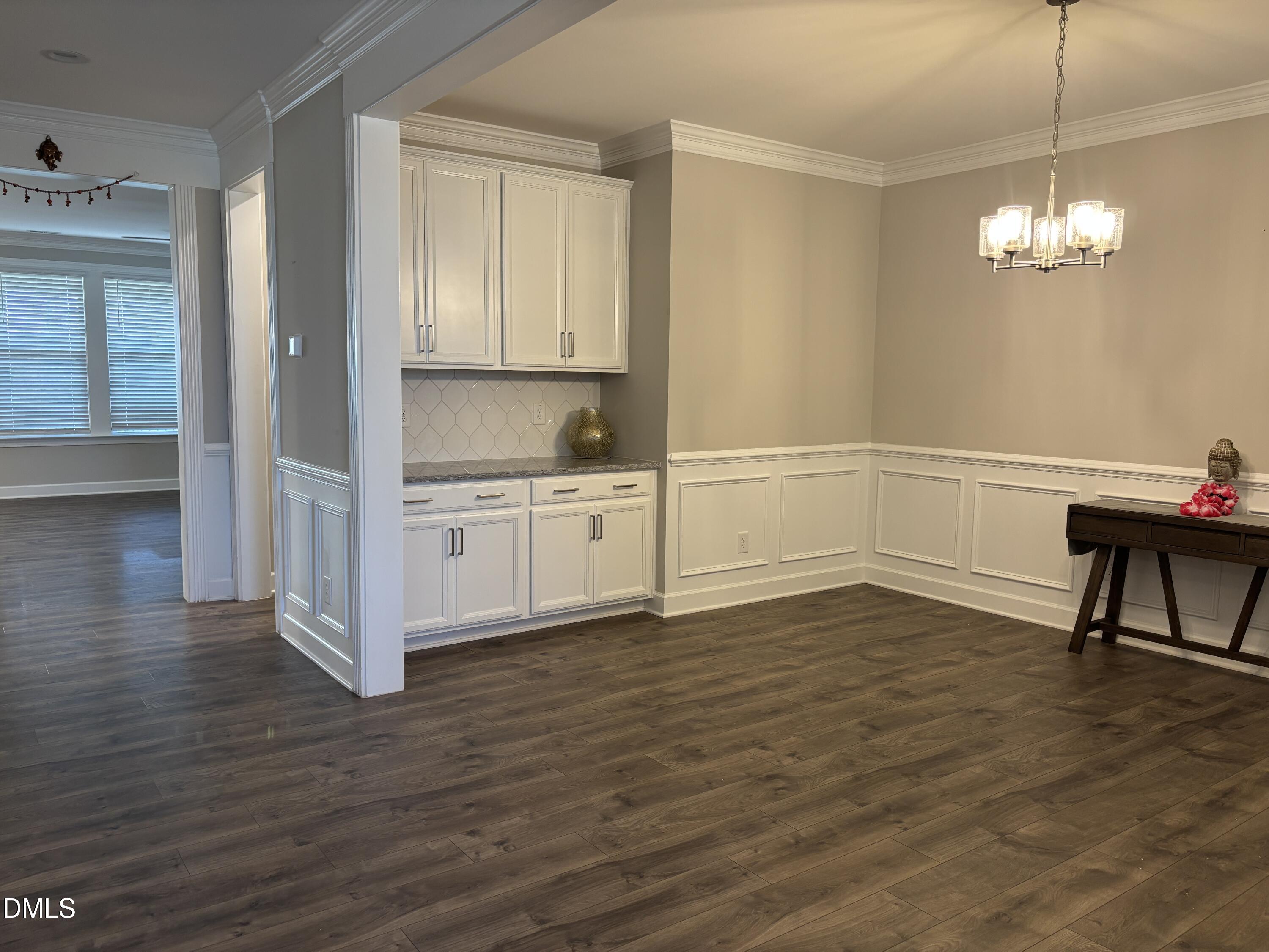 2020 Edens Ridge Avenue Property Photo 13