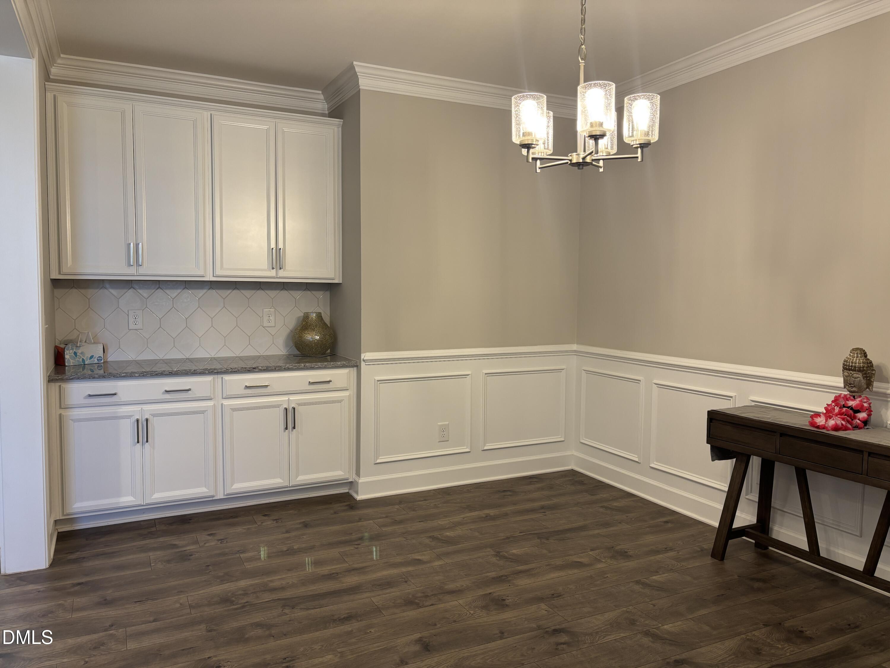 2020 Edens Ridge Avenue Property Photo 14