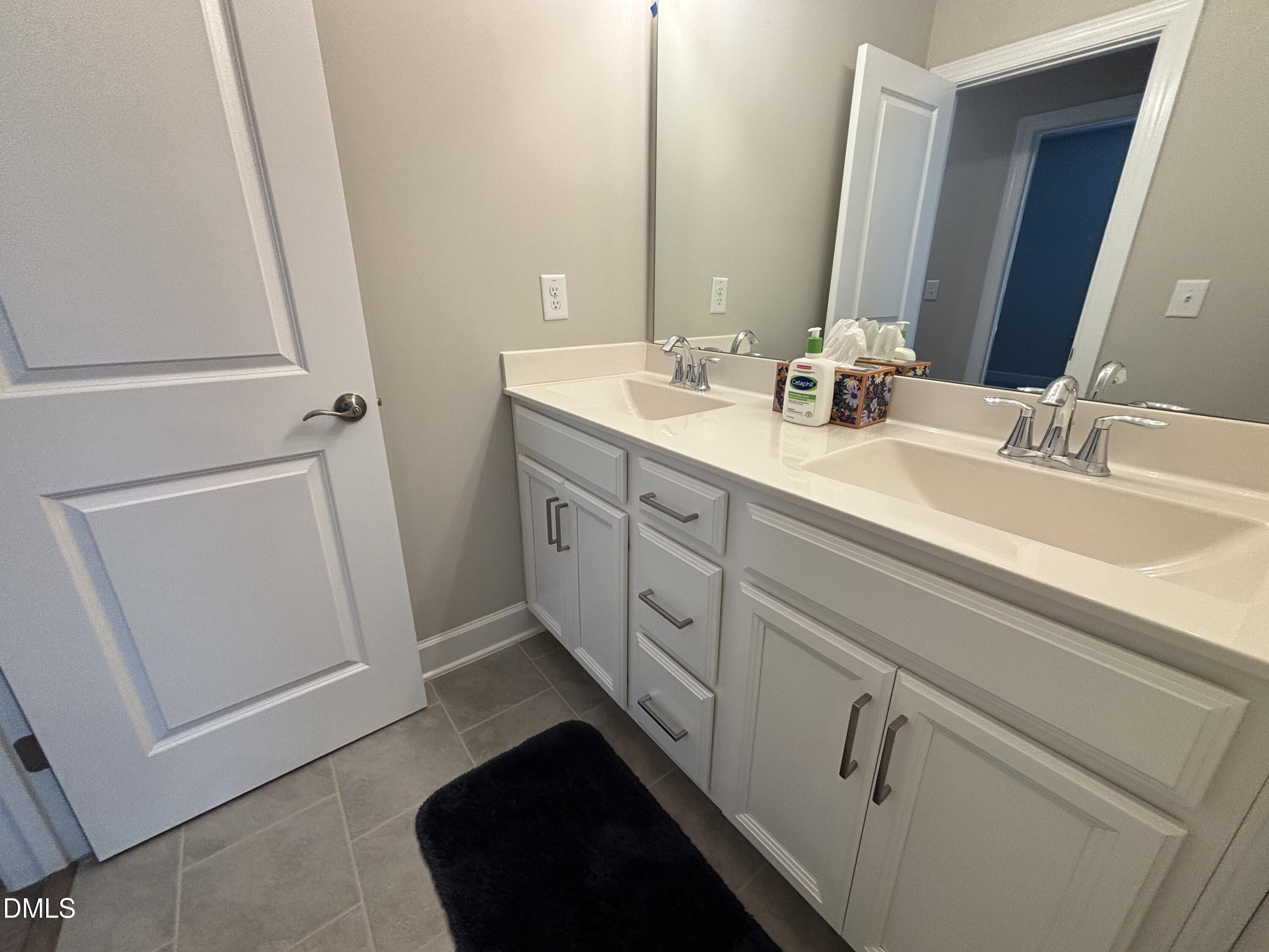 2020 Edens Ridge Avenue Property Photo 15