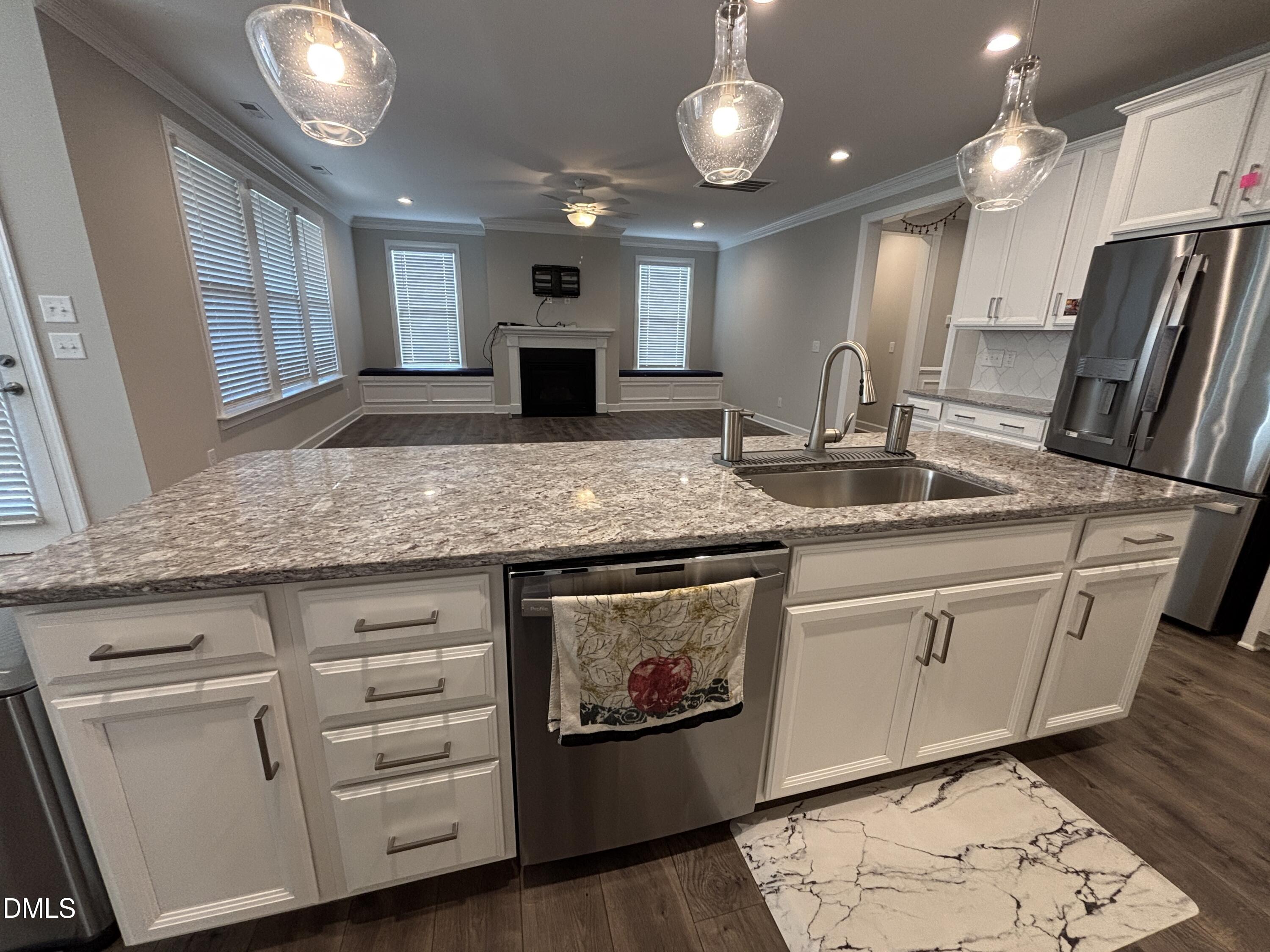 2020 Edens Ridge Avenue Property Photo 32