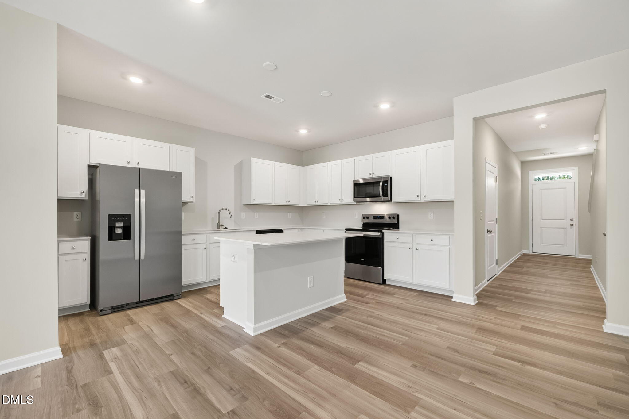 422 Barrington Key Drive Property Photo 3