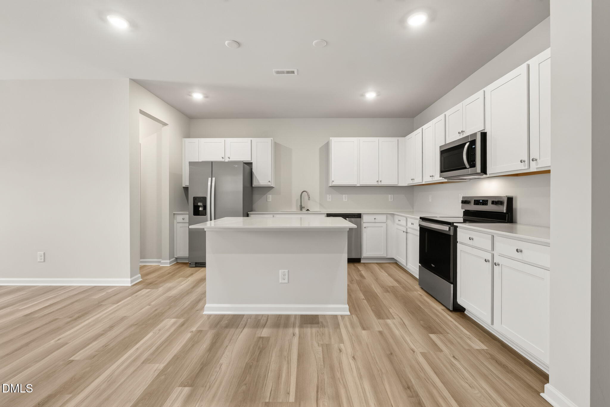 422 Barrington Key Drive Property Photo 4