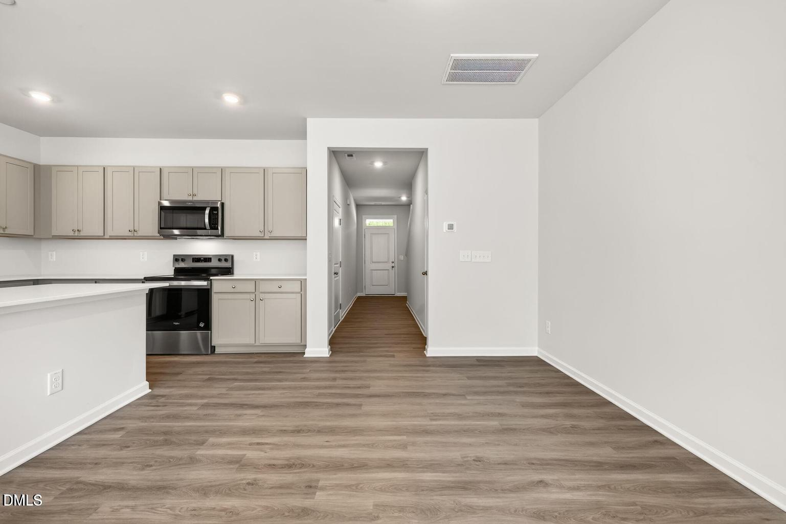 422 Barrington Key Drive Property Photo 6