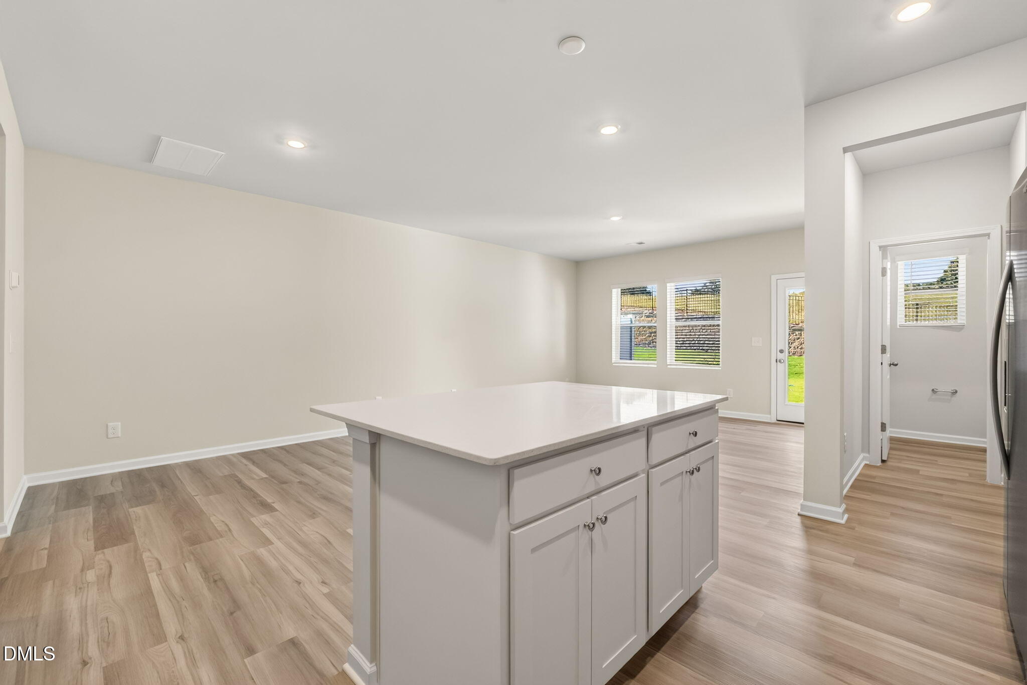 422 Barrington Key Drive Property Photo 7