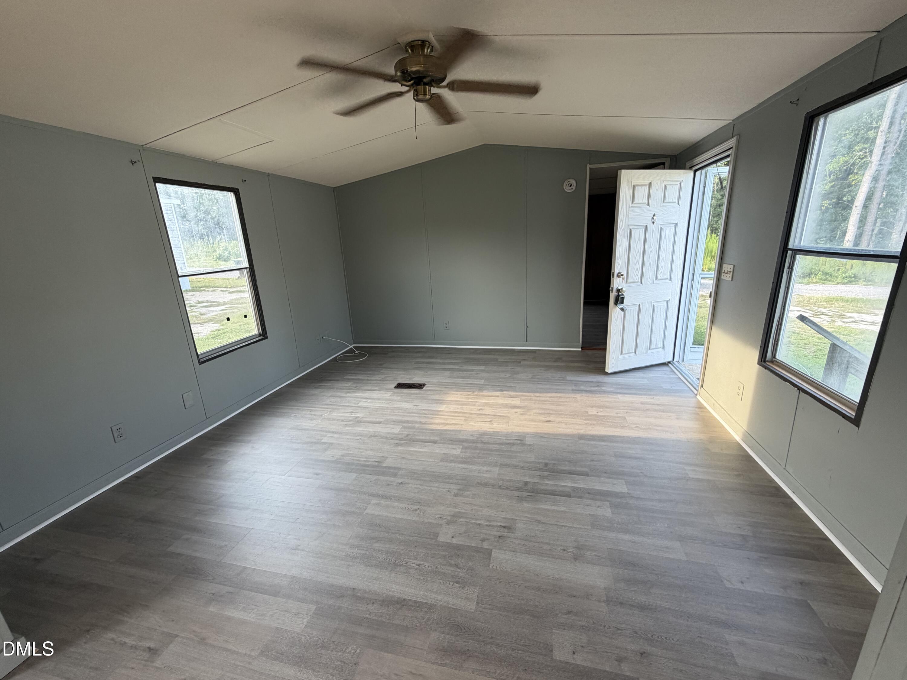 80 Pine Forest Loop Property Photo 2