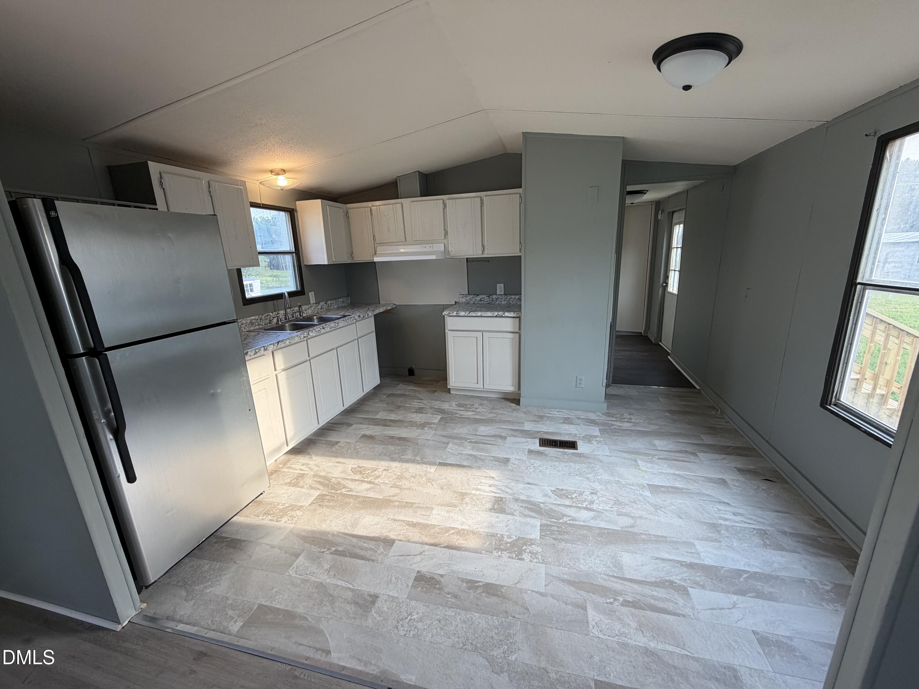 80 Pine Forest Loop Property Photo 3