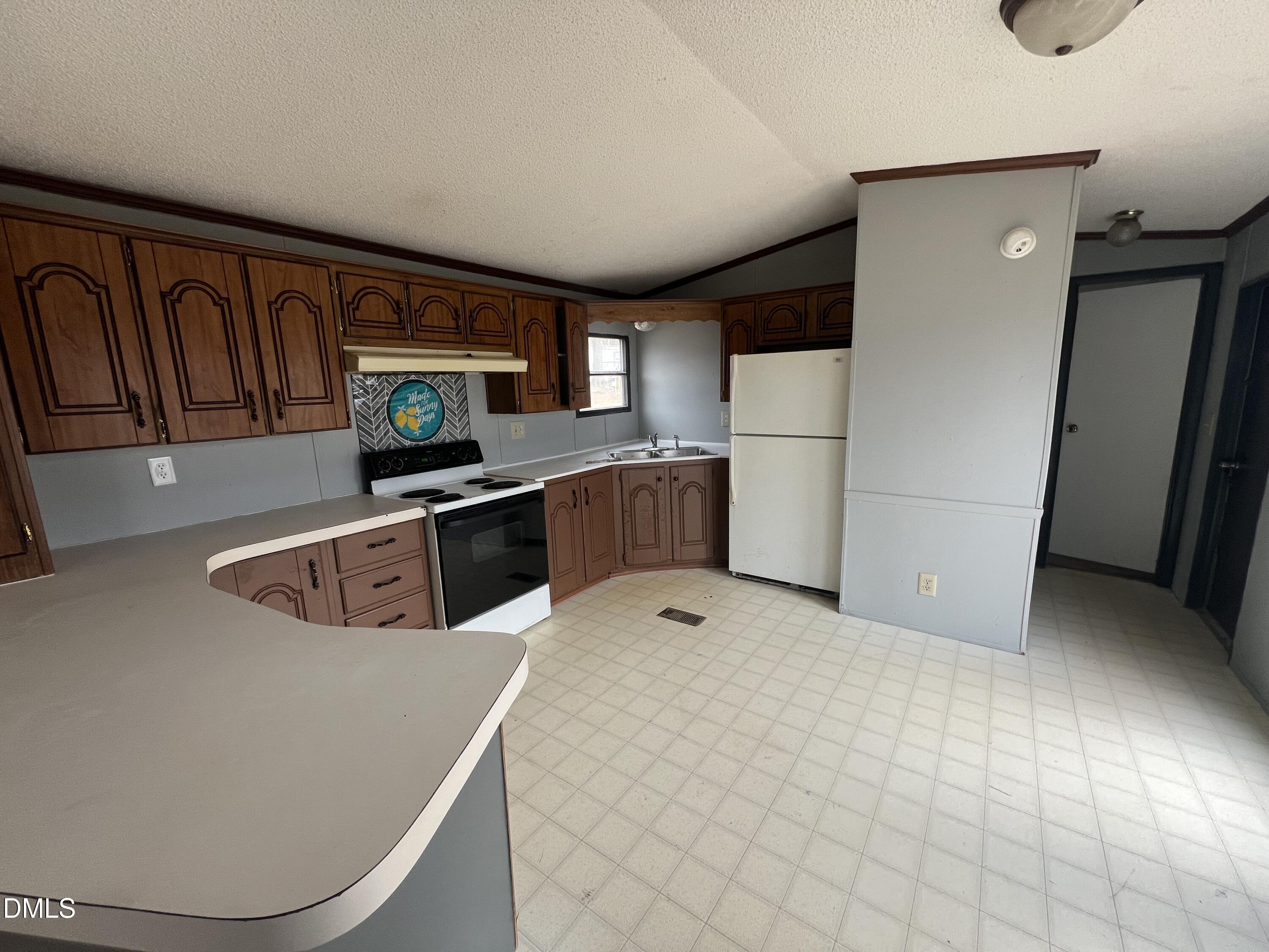 172 Pine Forest Loop Property Photo 3