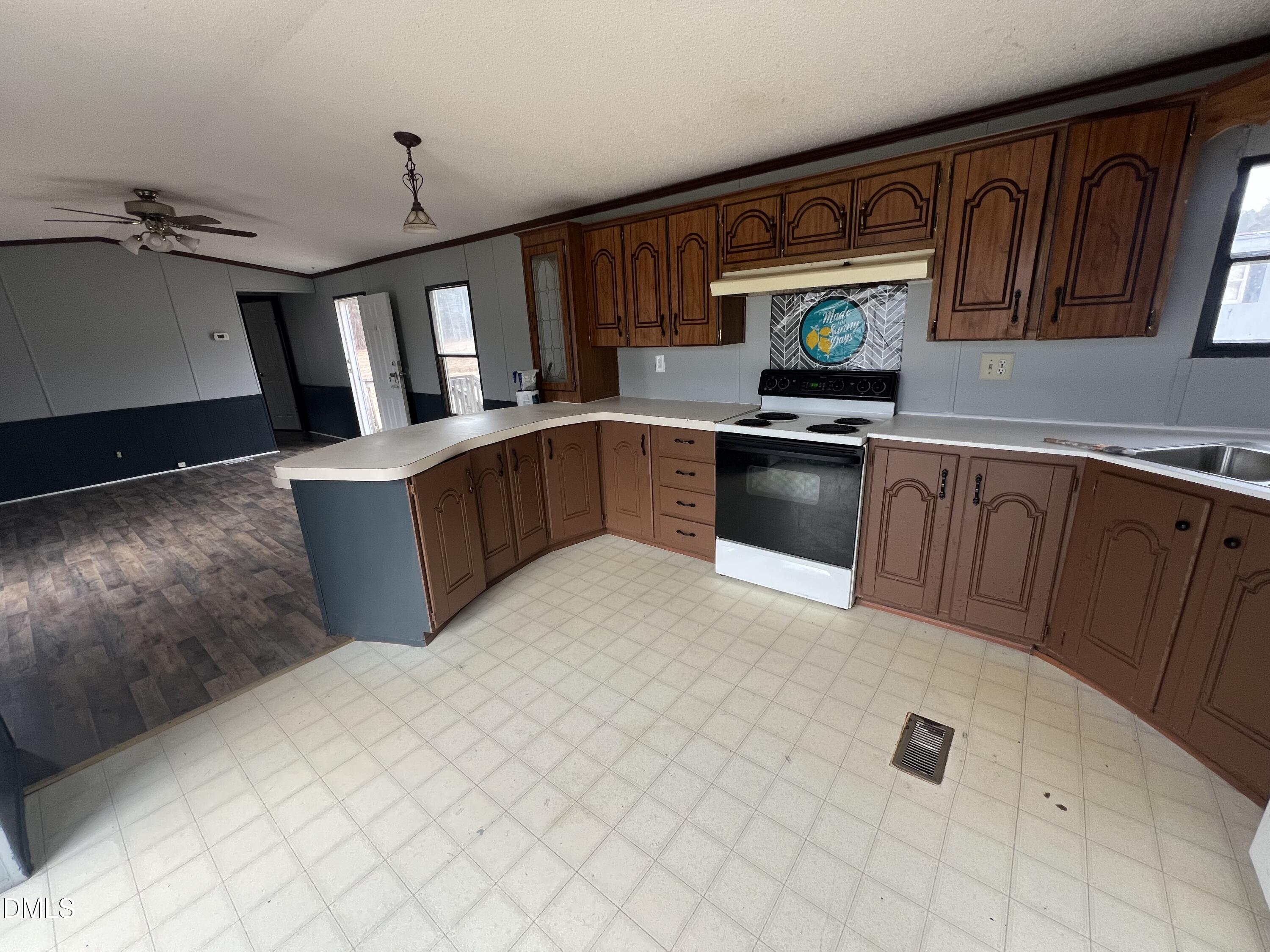 172 Pine Forest Loop Property Photo 4