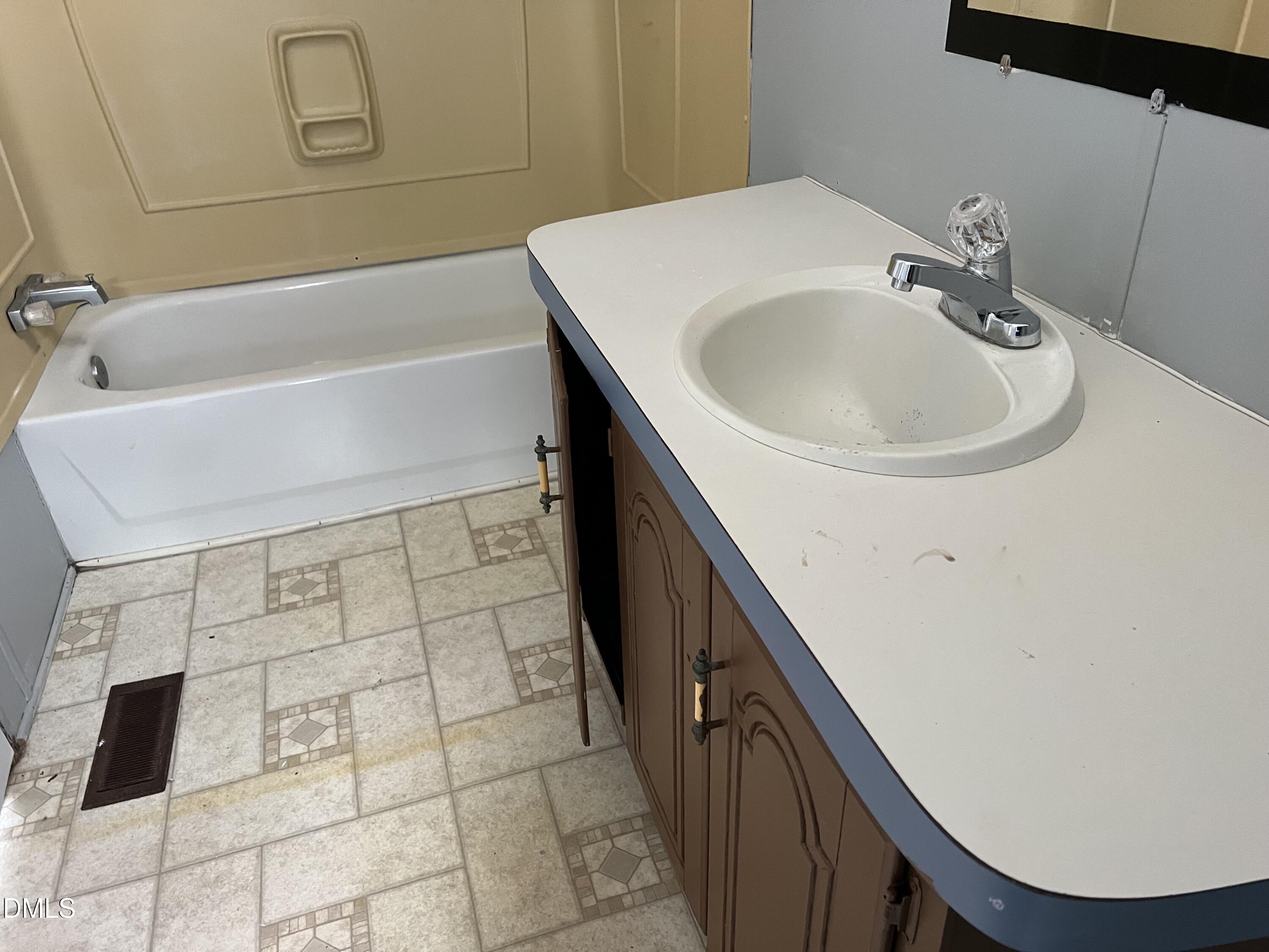 172 Pine Forest Loop Property Photo 6