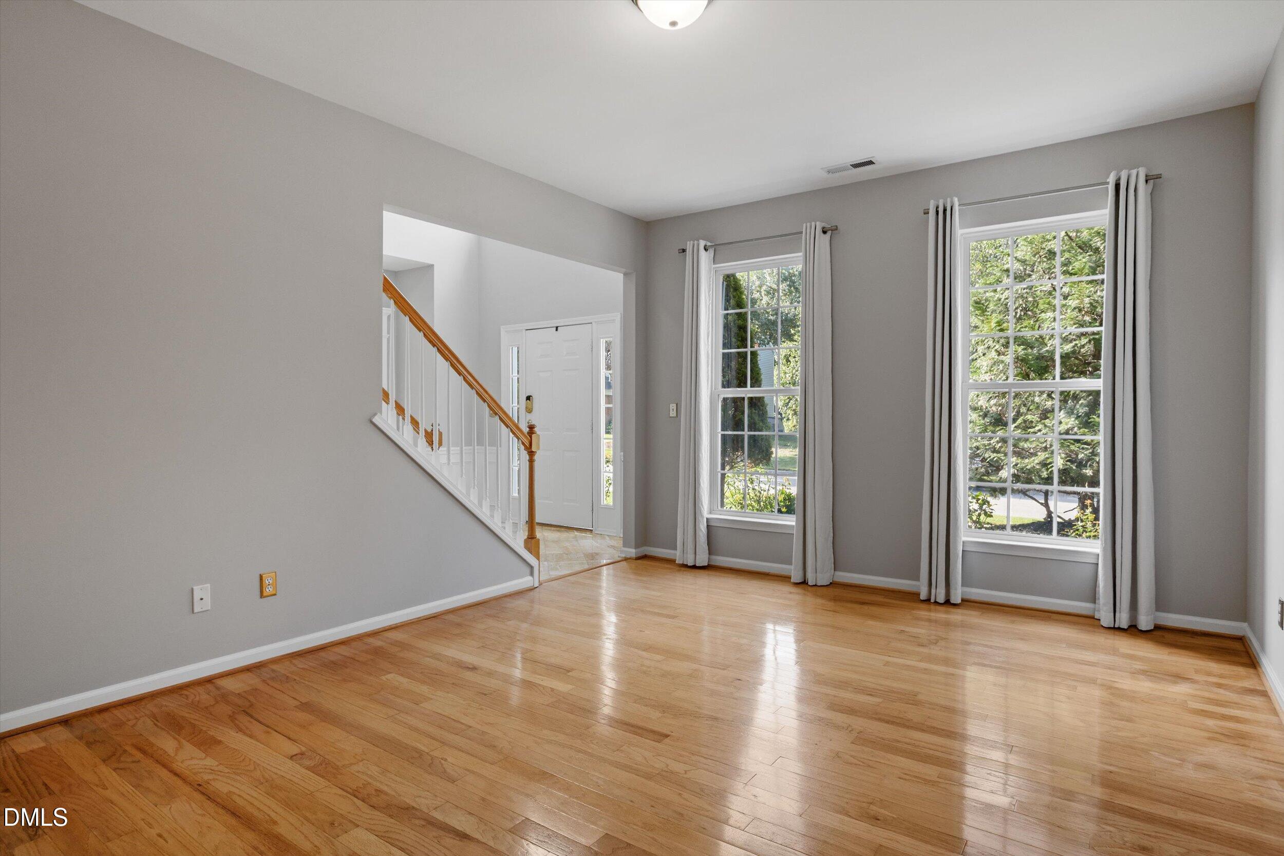 611 Sherwood Forest Place Property Photo 3