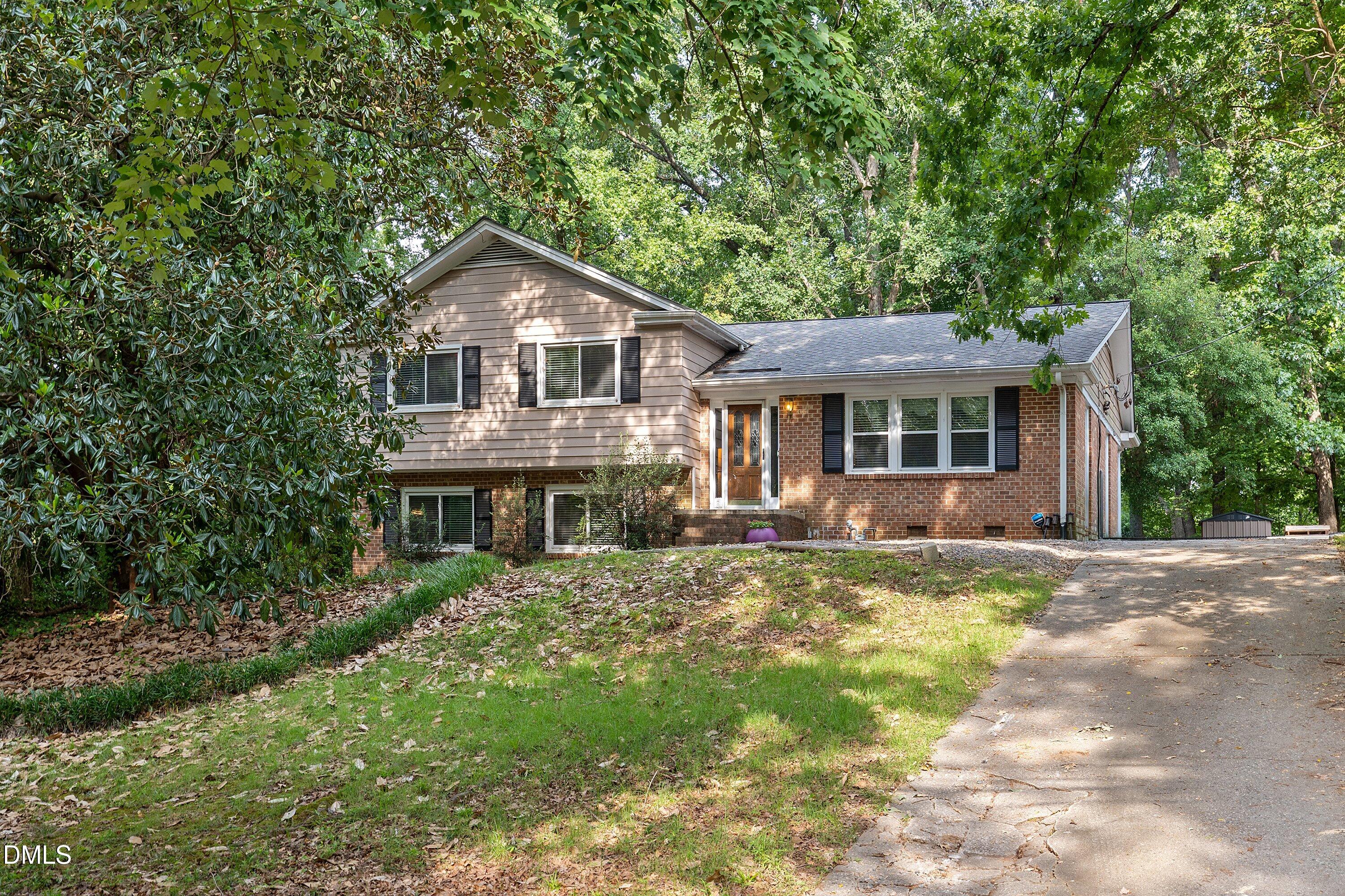 4909 North Hills Drive Property Photo 4
