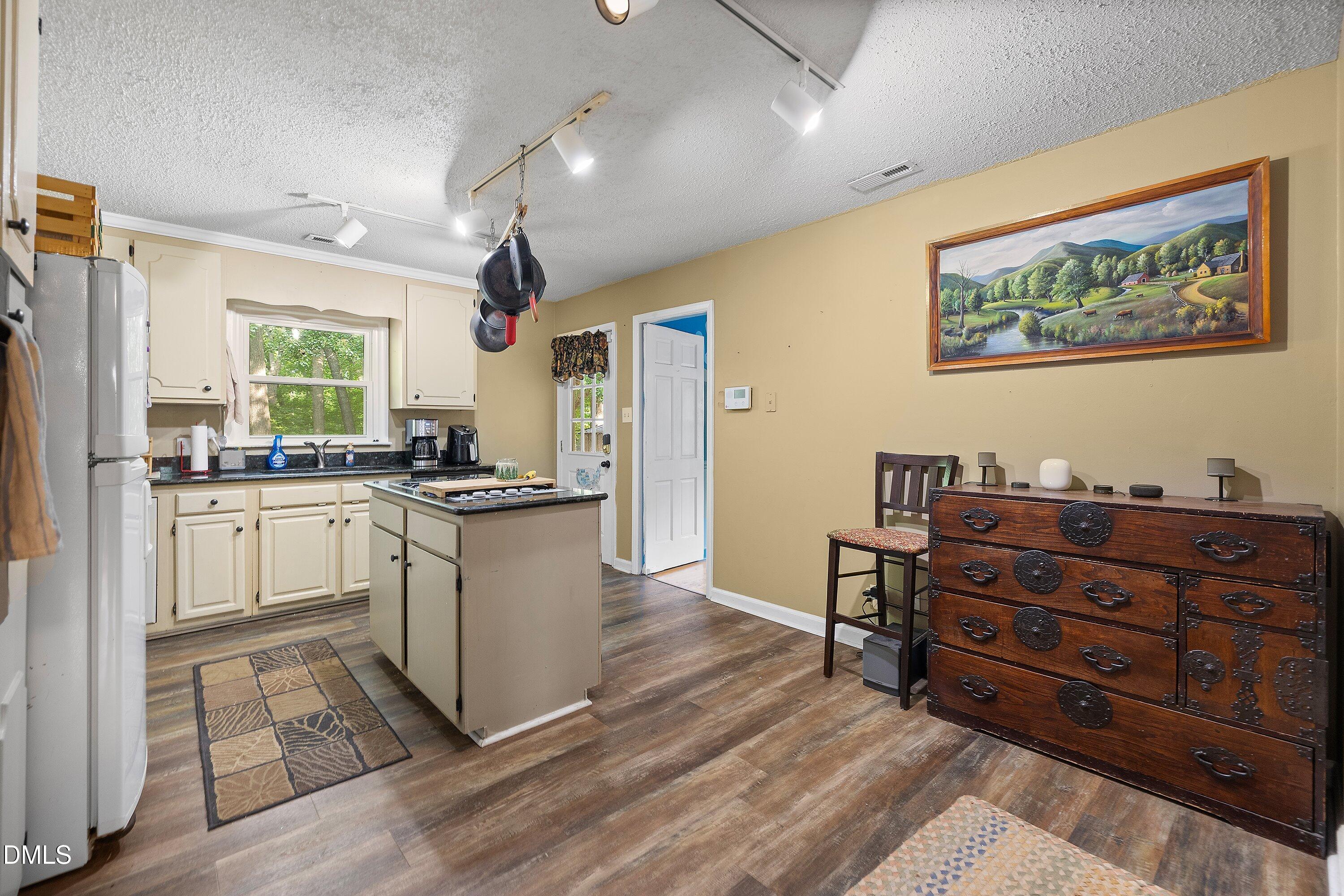 4909 North Hills Drive Property Photo 16