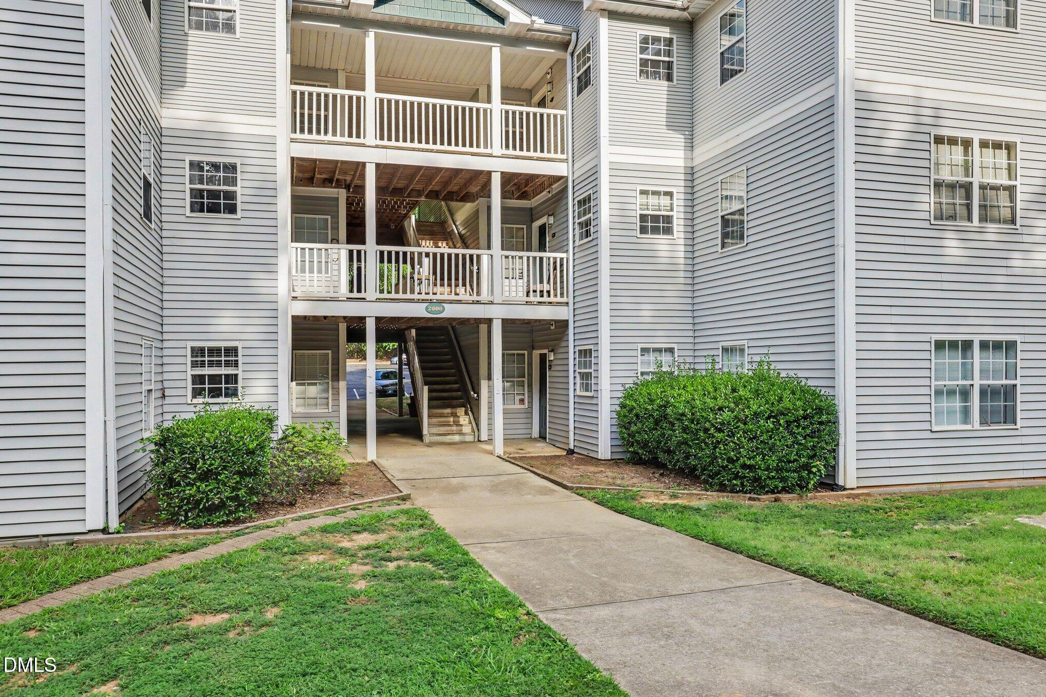 2000 University Woods Road 303 Property Photo 3