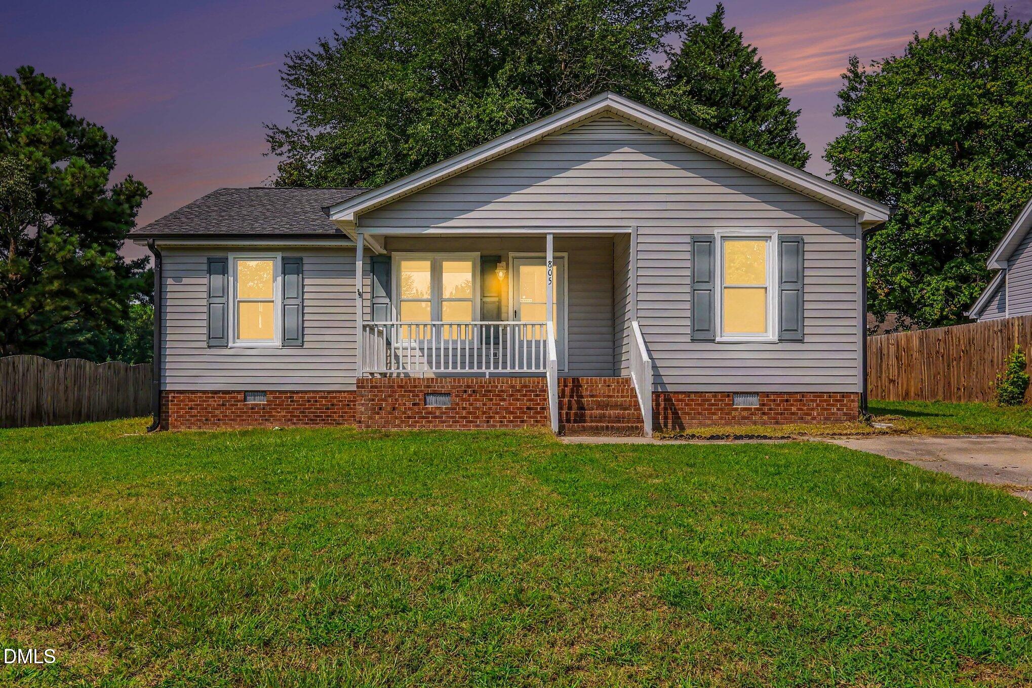 805 Hepplewhite Court Property Photo 1
