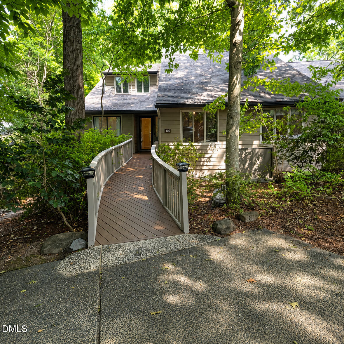 106 Montrose Drive Property Photo 1
