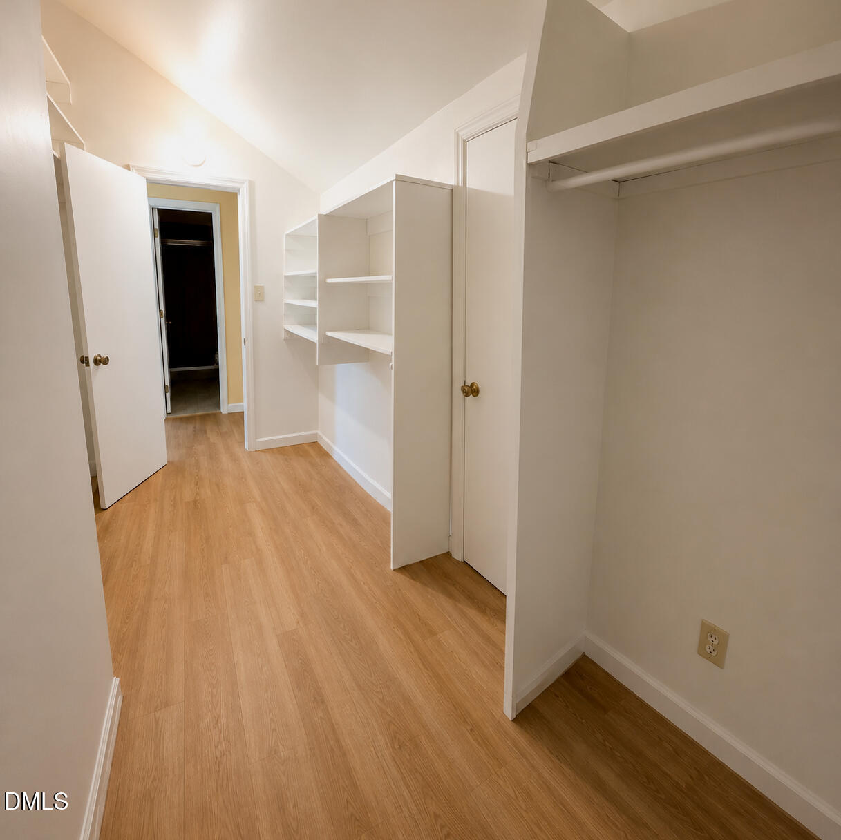 106 Montrose Drive Property Photo 39