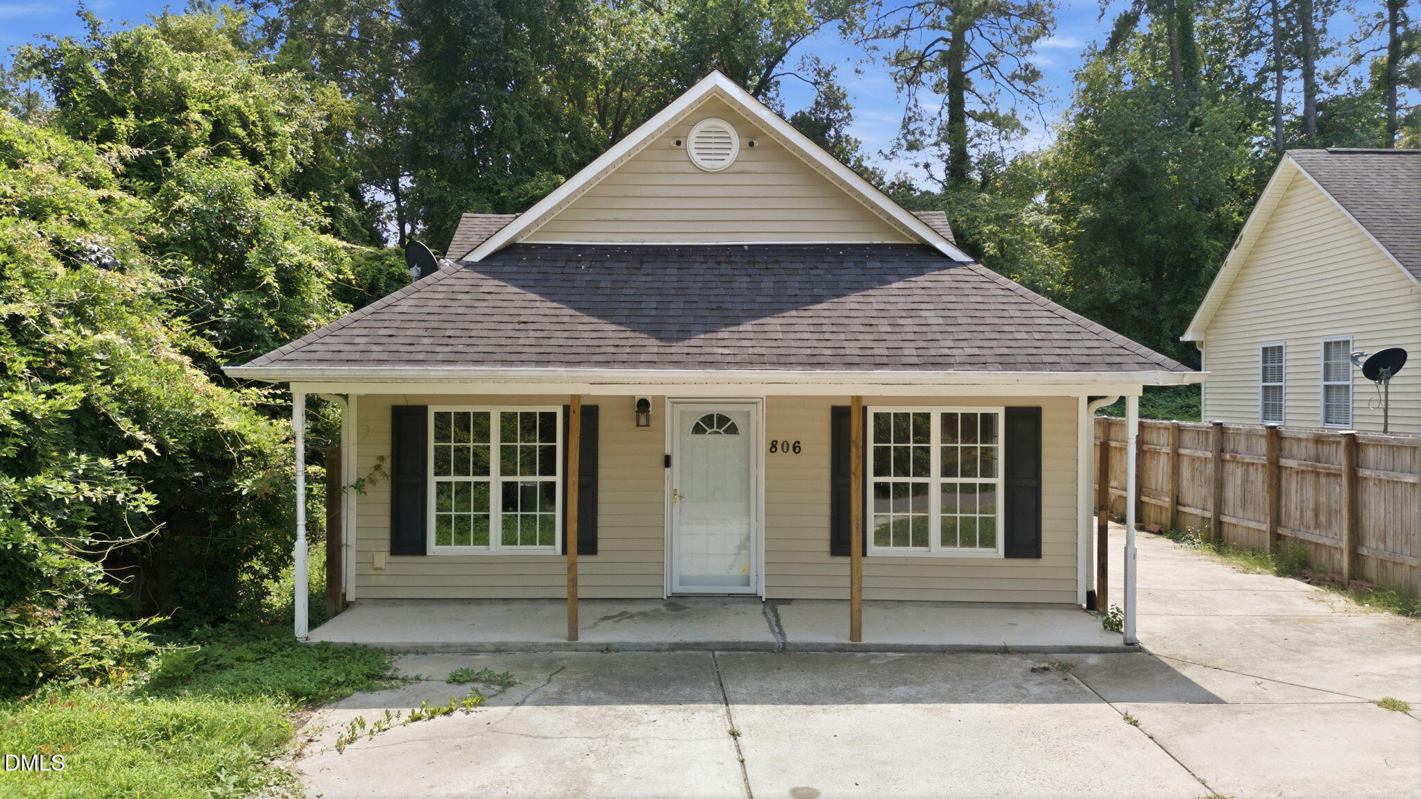 806 Piper Street Property Photo 1