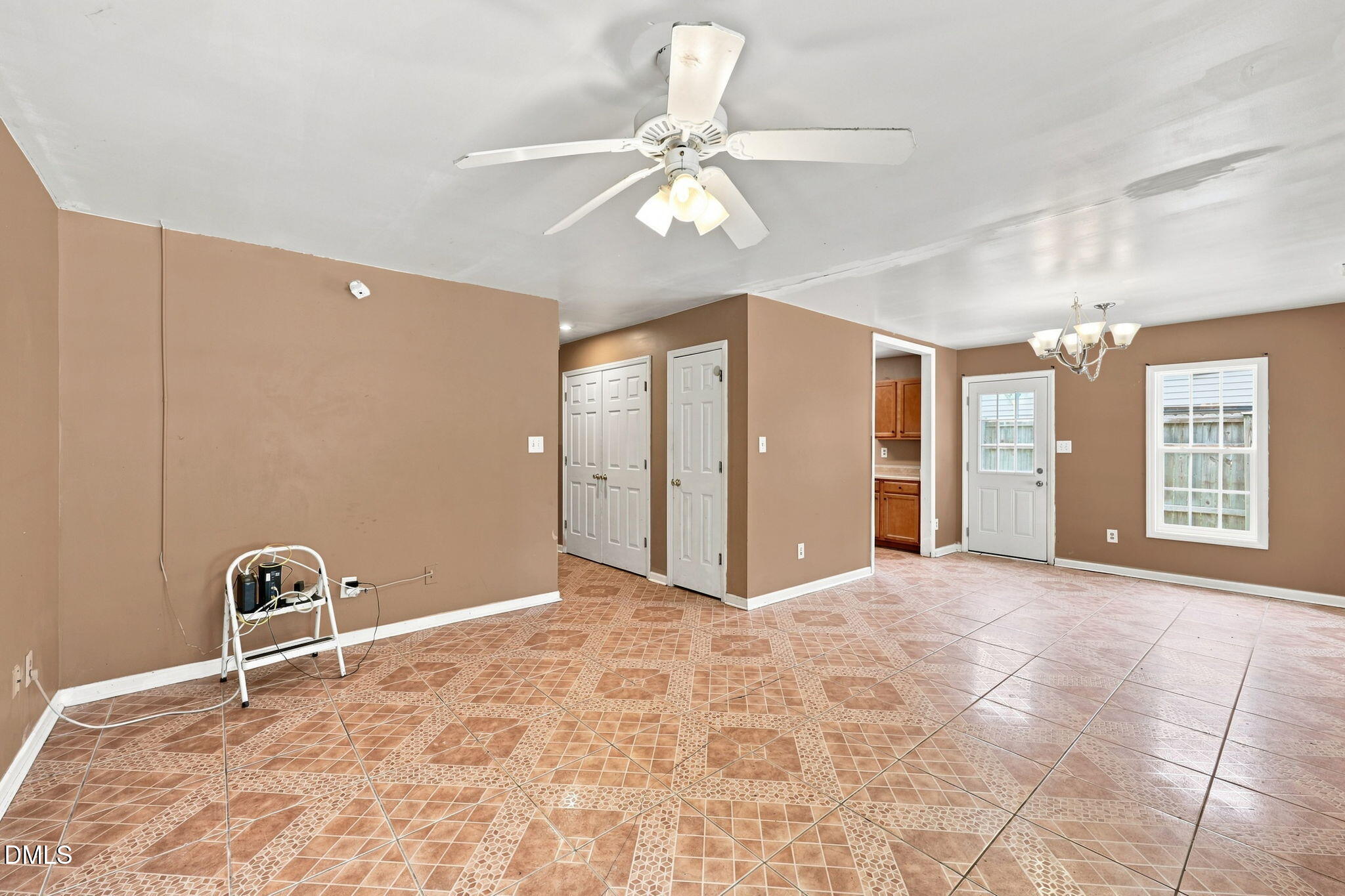 806 Piper Street Property Photo 6