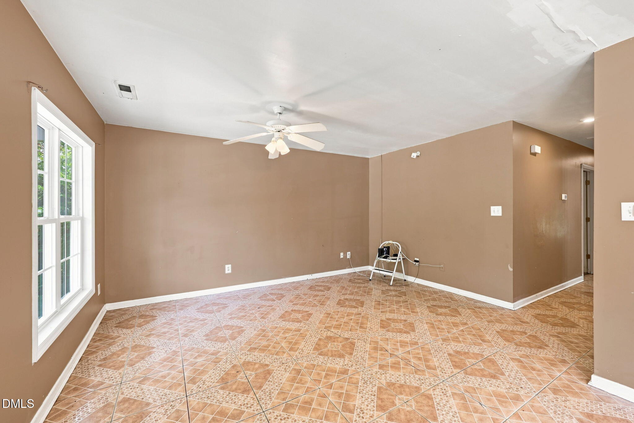 806 Piper Street Property Photo 9