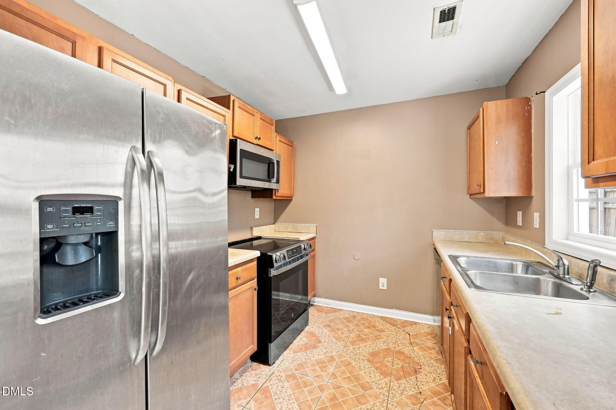 806 Piper Street Property Photo 14