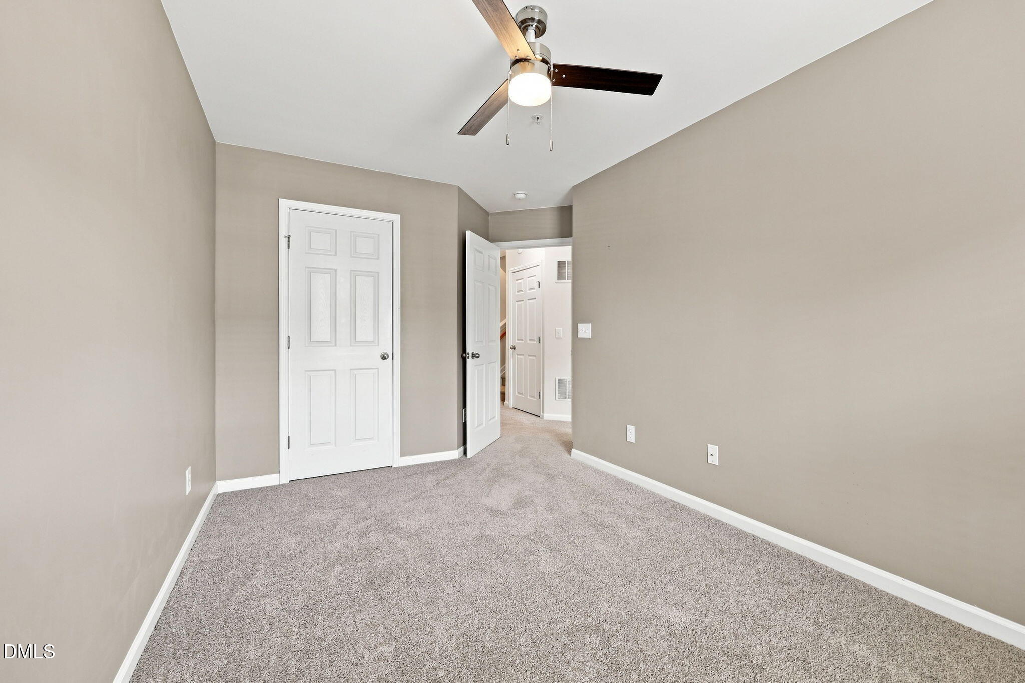 8621 Neuse Club Lane Property Photo 16
