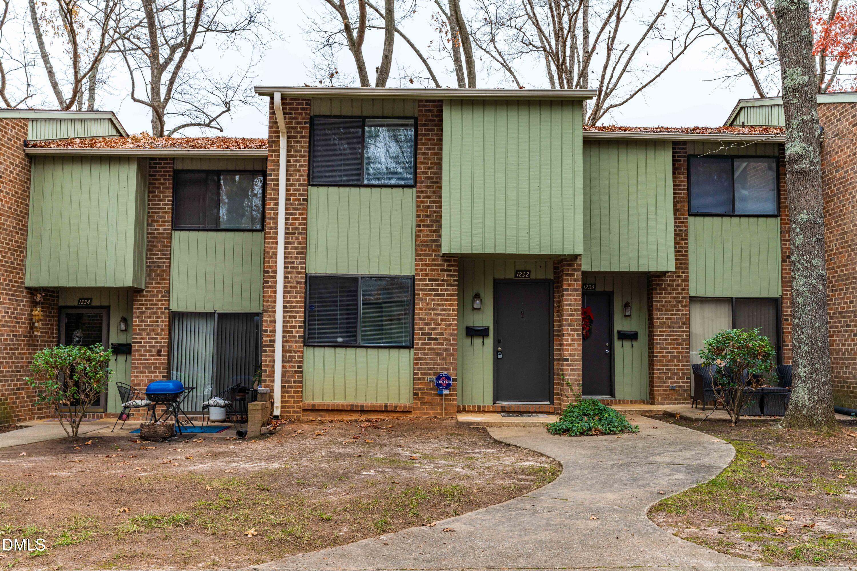 1232 Teakwood Place Property Photo 23