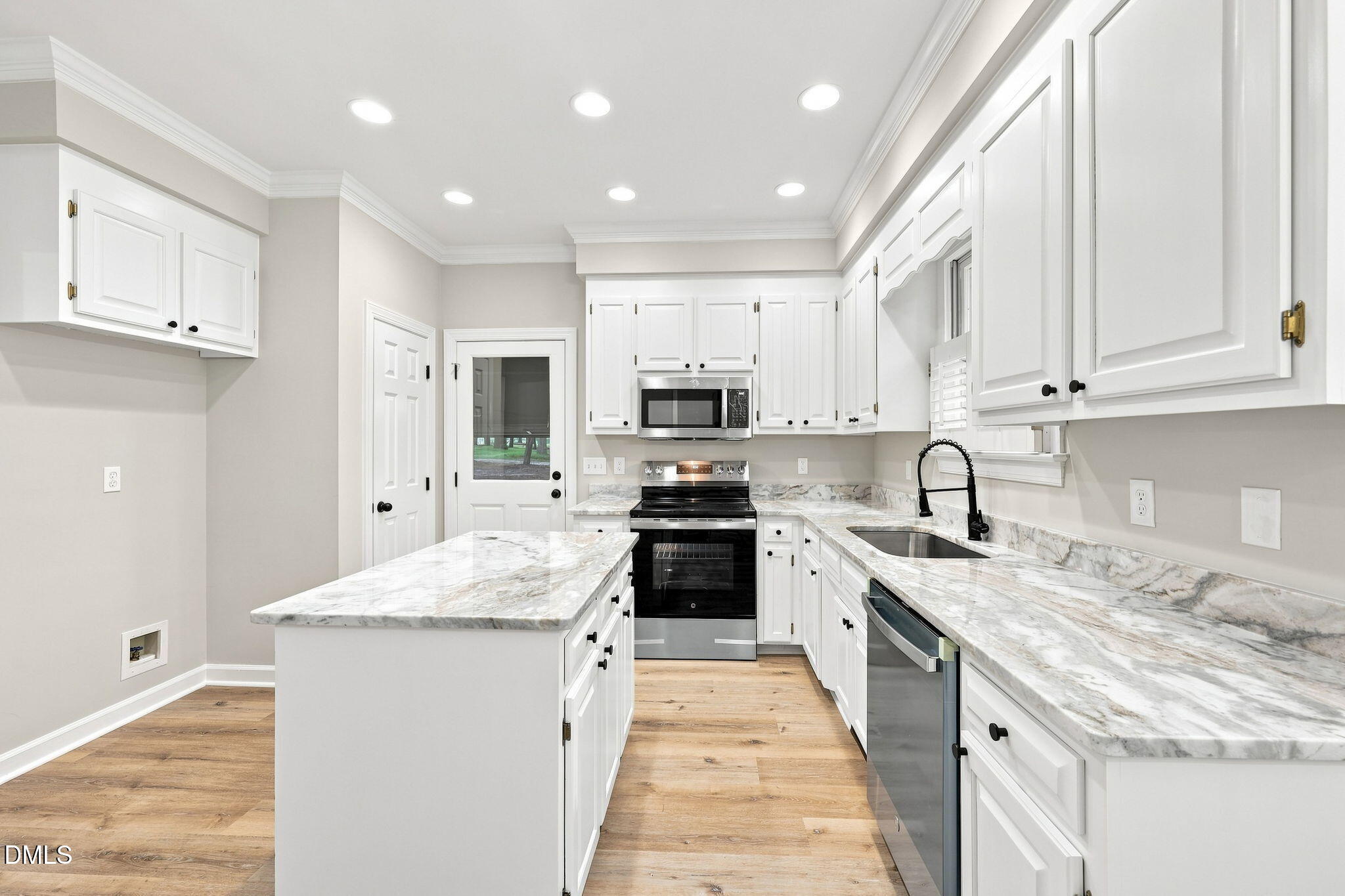 6324 Hampton Ridge Road Property Photo 4