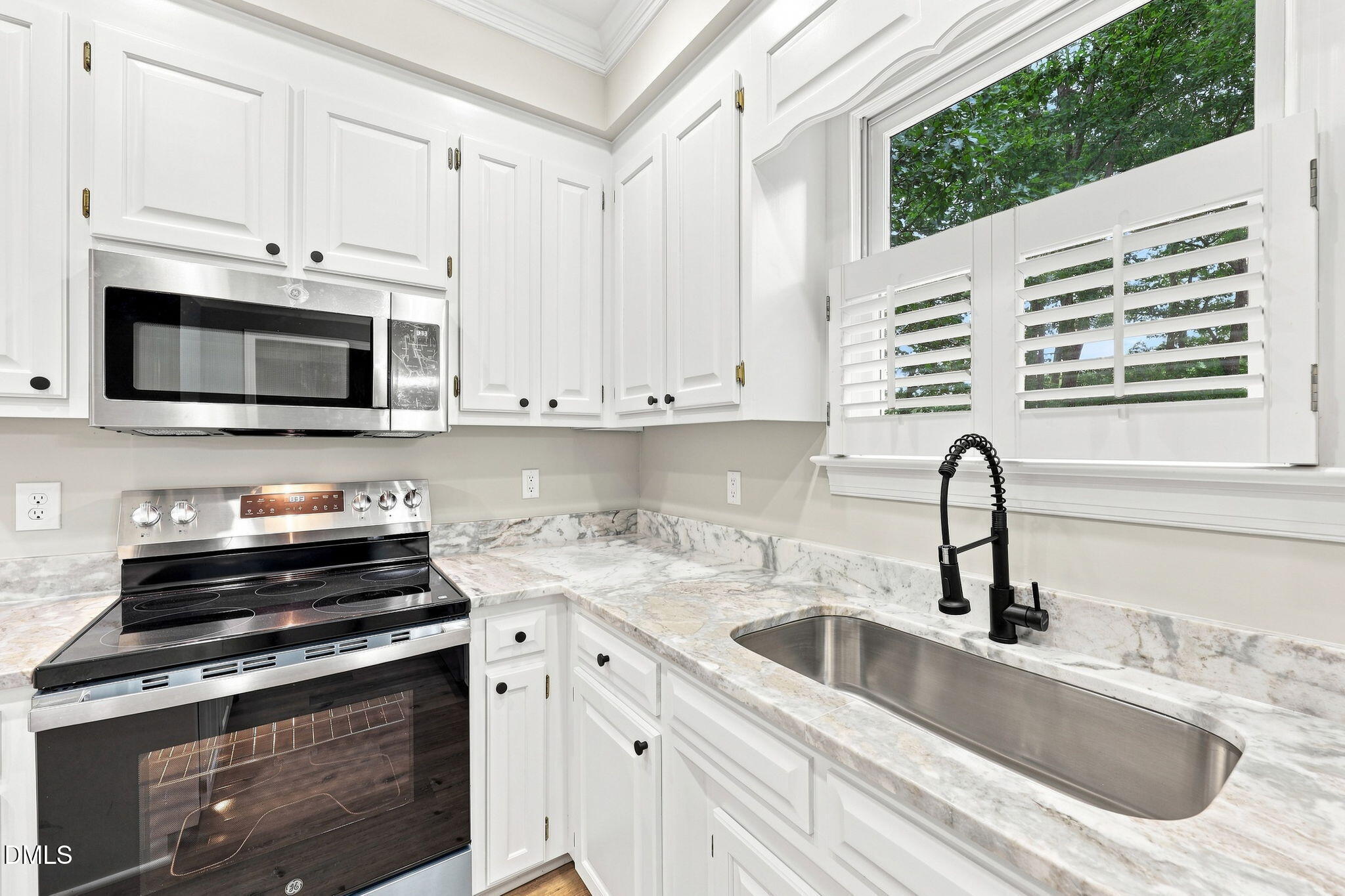 6324 Hampton Ridge Road Property Photo 6