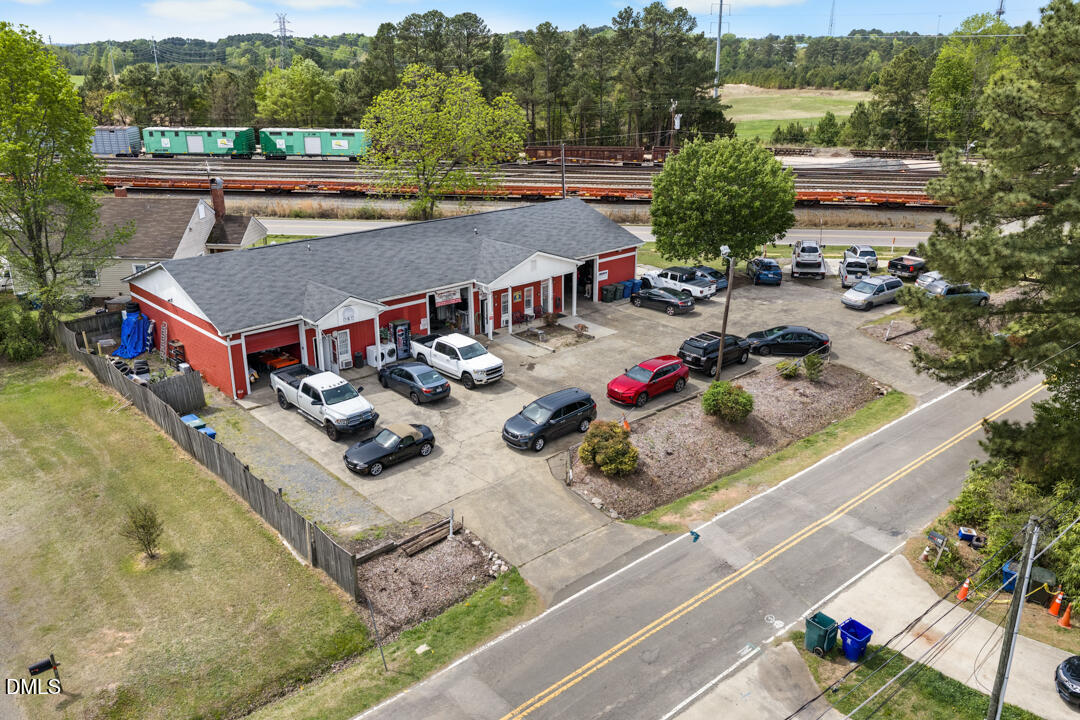 921 Midway Avenue Property Photo 1